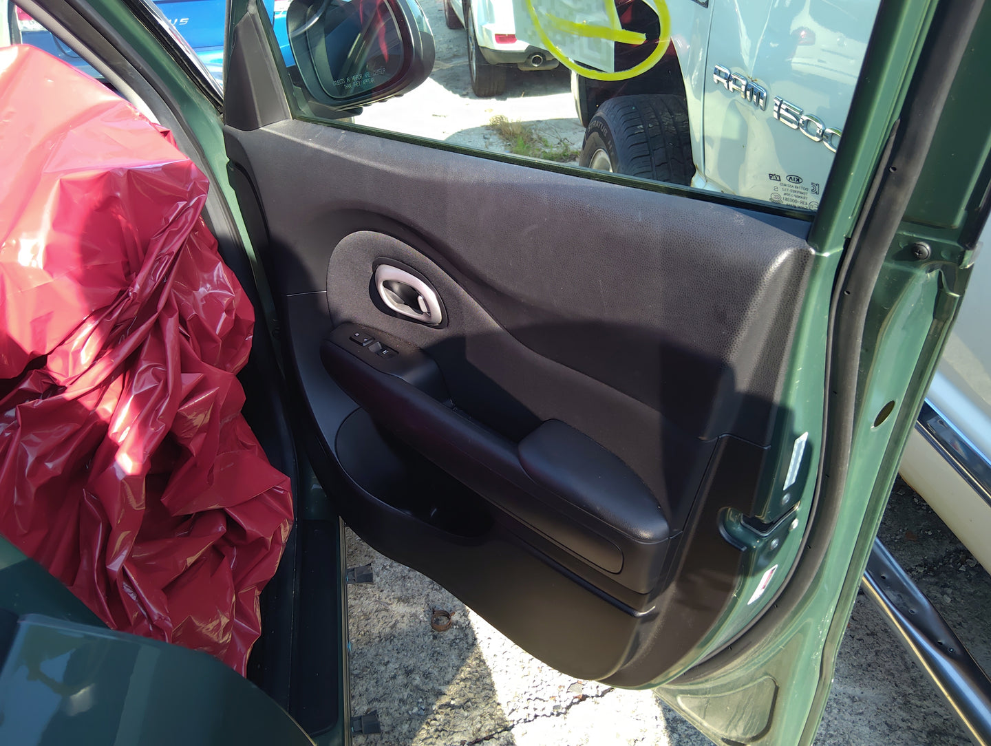 2014 Kia Soul Front Right Passenger Interior Door Panel Trim - Oemusedautoparts1.com