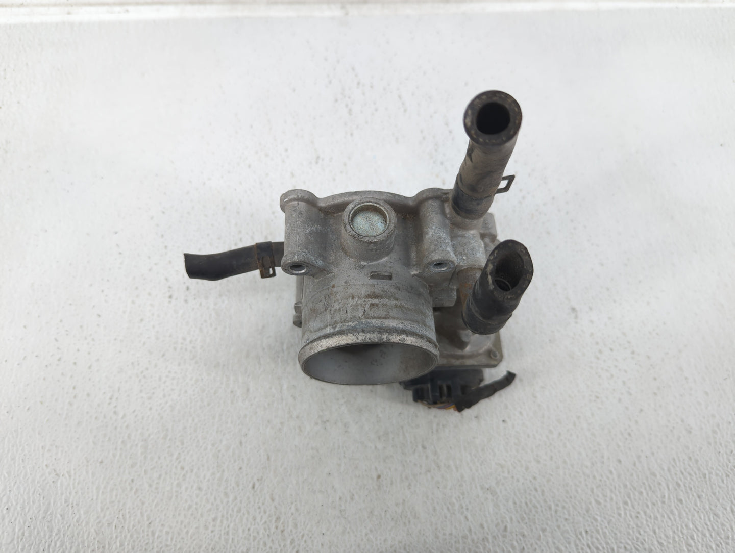 2012-2019 Kia Soul Throttle Body P/N:35100-28300 Fits Fits 2012 2013 2014 2015 2016 2017 2018 2019 OEM Used Auto Parts - Oem