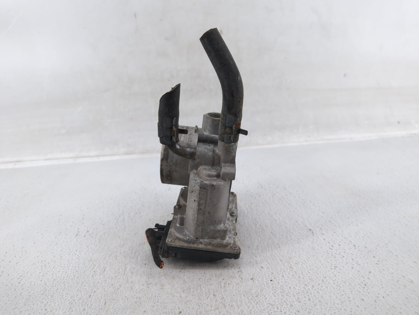 2012-2019 Kia Soul Throttle Body P/N:35100-28300 Fits Fits 2012 2013 2014 2015 2016 2017 2018 2019 OEM Used Auto Parts - Oem
