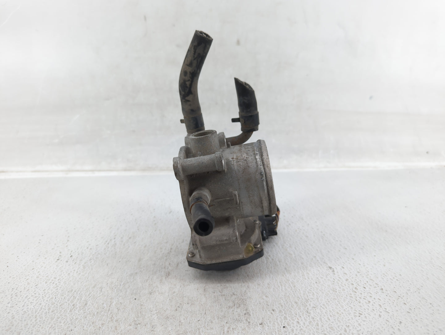 2012-2019 Kia Soul Throttle Body P/N:35100-28300 Fits Fits 2012 2013 2014 2015 2016 2017 2018 2019 OEM Used Auto Parts - Oem