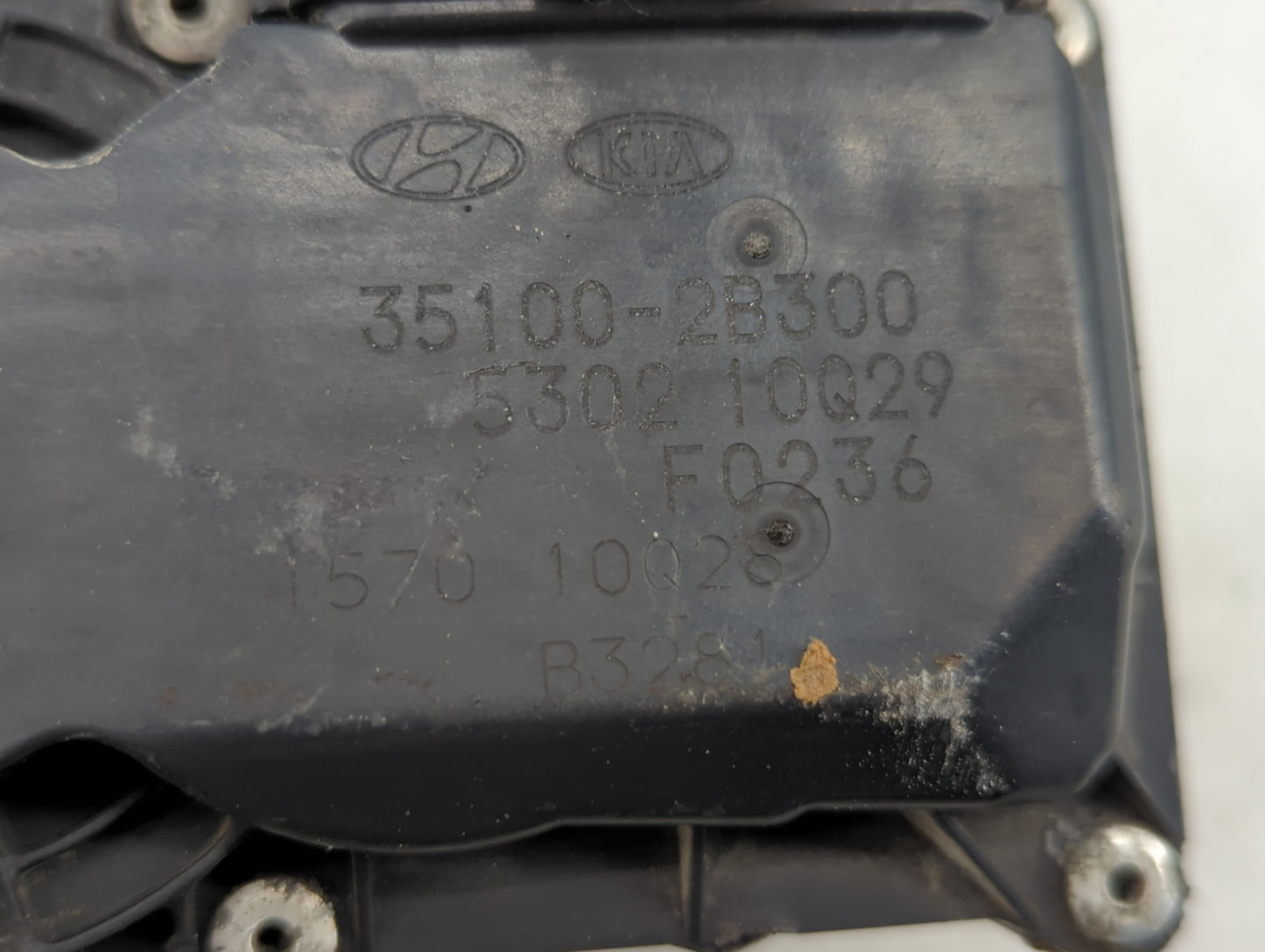 2012-2019 Kia Soul Throttle Body P/N:35100-28300 Fits Fits 2012 2013 2014 2015 2016 2017 2018 2019 OEM Used Auto Parts - Oem