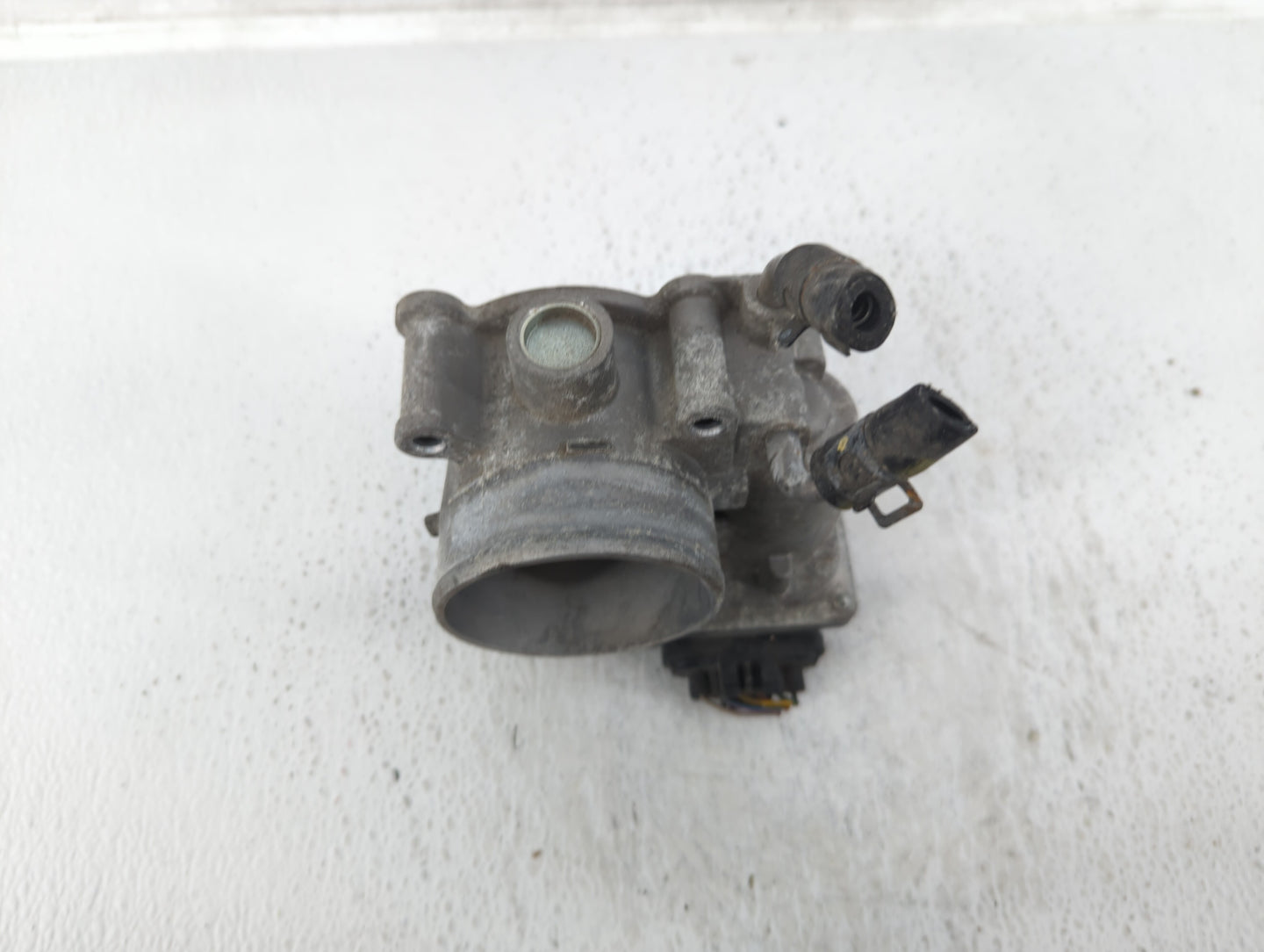 2014-2019 Kia Soul Throttle Body P/N:35100-2E000 Fits Fits 2011 2012 2013 2014 2015 2016 2017 2018 2019 2020 2021 OEM Used A