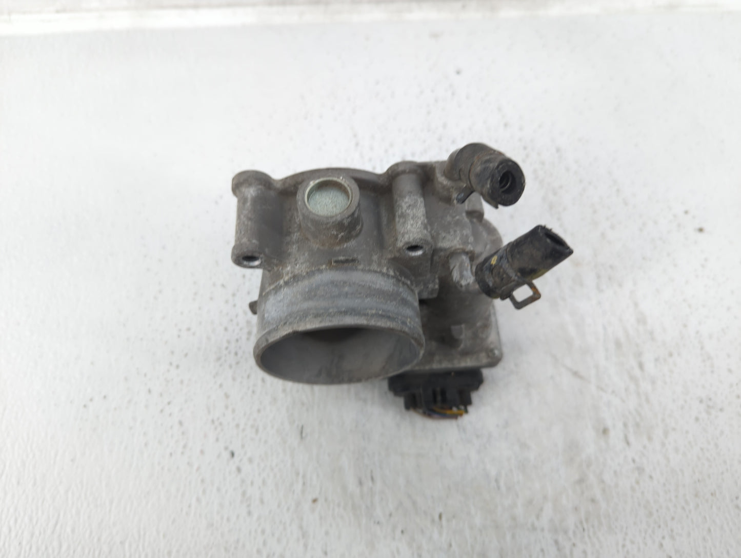 2014-2019 Kia Soul Throttle Body P/N:35100-2E000 Fits Fits 2011 2012 2013 2014 2015 2016 2017 2018 2019 2020 2021 OEM Used A