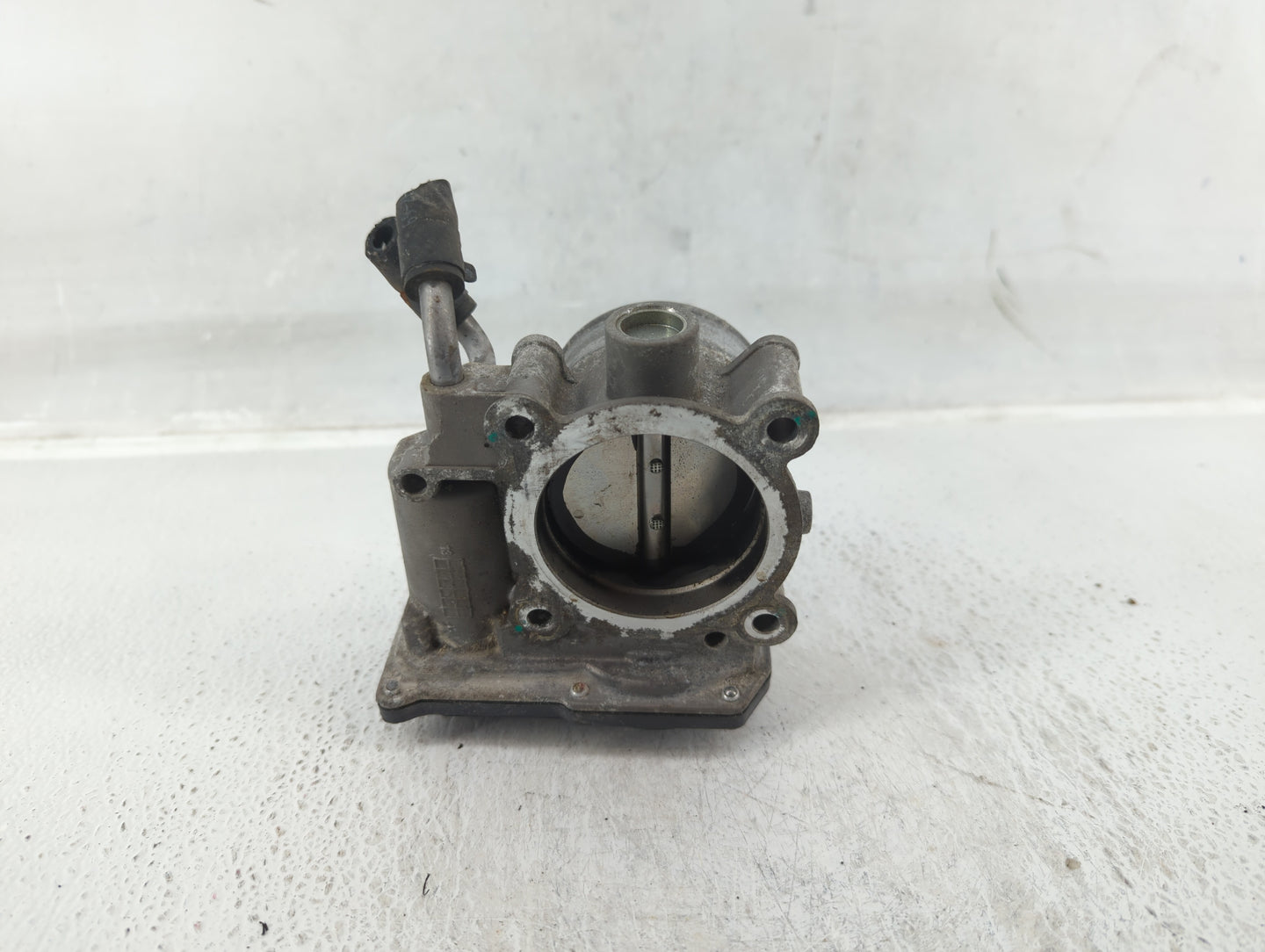 2014-2019 Kia Soul Throttle Body P/N:35100-2E000 Fits Fits 2011 2012 2013 2014 2015 2016 2017 2018 2019 2020 2021 OEM Used A