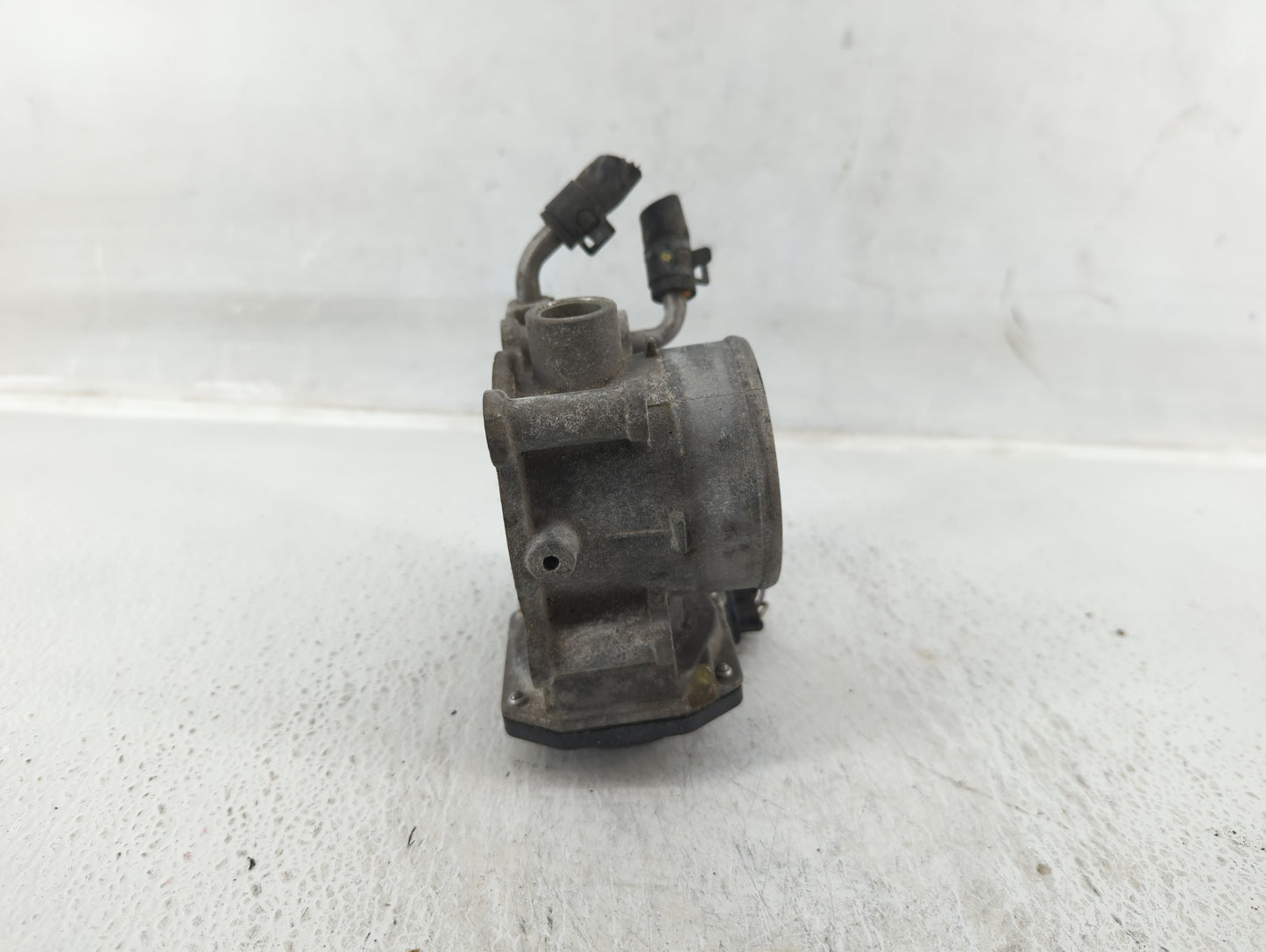 2014-2019 Kia Soul Throttle Body P/N:35100-2E000 Fits Fits 2011 2012 2013 2014 2015 2016 2017 2018 2019 2020 2021 OEM Used A