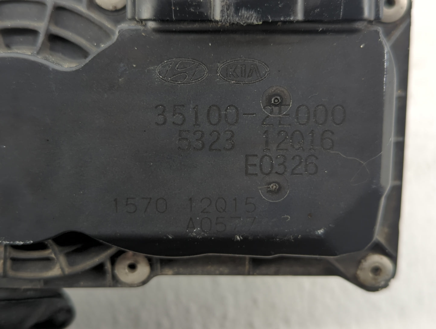 2014-2019 Kia Soul Throttle Body P/N:35100-2E000 Fits Fits 2011 2012 2013 2014 2015 2016 2017 2018 2019 2020 2021 OEM Used A