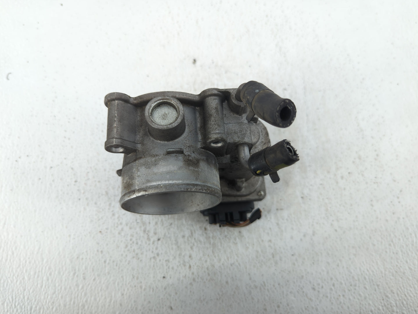2014-2019 Kia Soul Throttle Body P/N:35100-2E000 Fits Fits 2011 2012 2013 2014 2015 2016 2017 2018 2019 2020 2021 OEM Used A