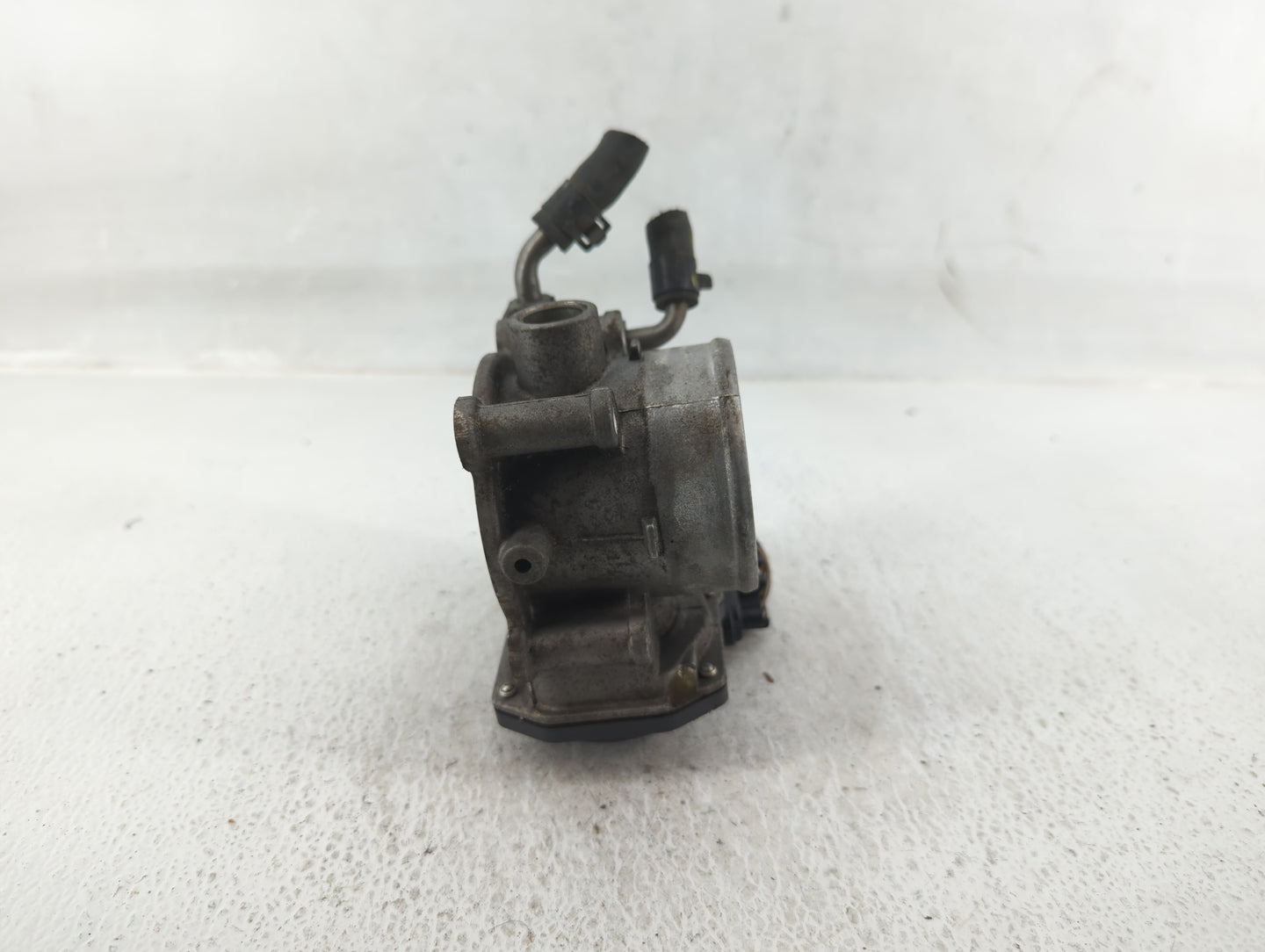 2014-2019 Kia Soul Throttle Body P/N:35100-2E000 Fits Fits 2011 2012 2013 2014 2015 2016 2017 2018 2019 2020 2021 OEM Used A