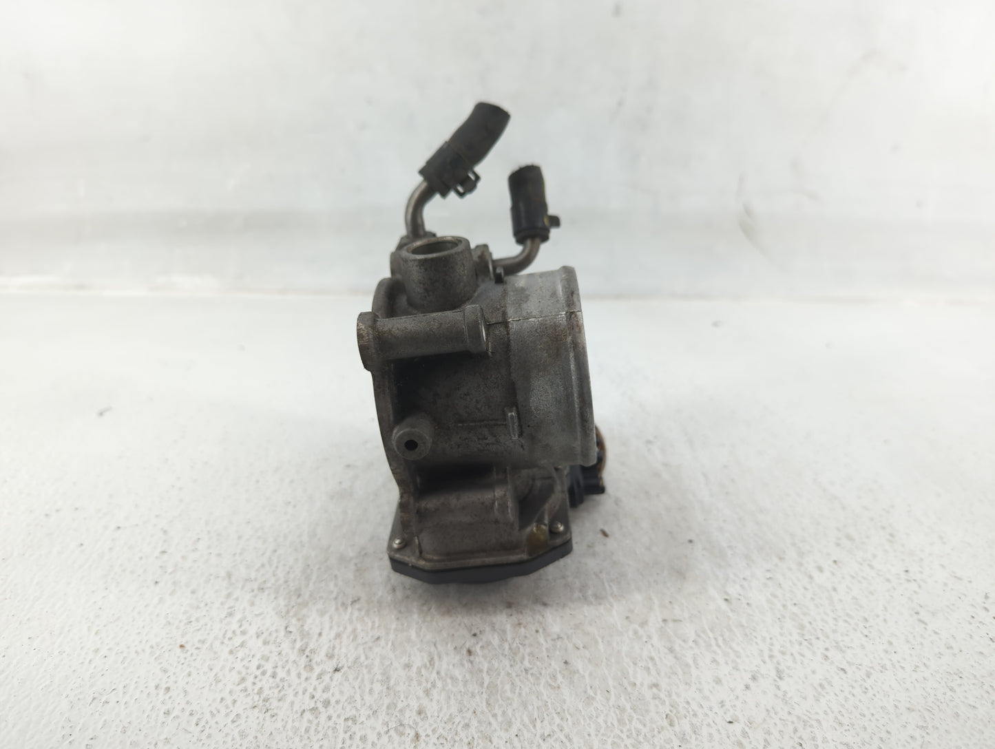 2014-2019 Kia Soul Throttle Body P/N:35100-2E000 Fits Fits 2011 2012 2013 2014 2015 2016 2017 2018 2019 2020 2021 OEM Used A