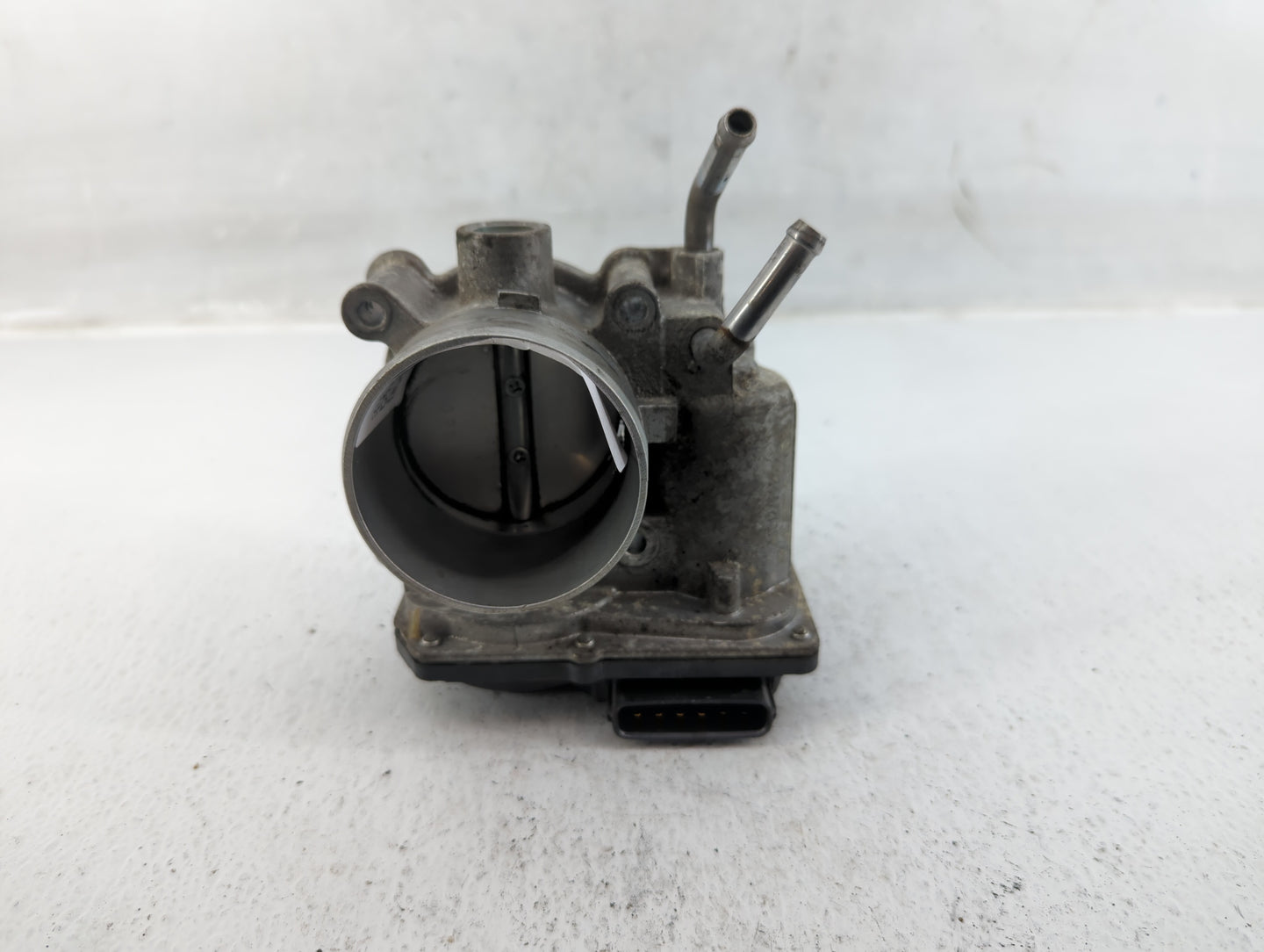 2014-2019 Kia Soul Throttle Body P/N:35100-2E000 Fits Fits 2011 2012 2013 2014 2015 2016 2017 2018 2019 2020 2021 OEM Used A