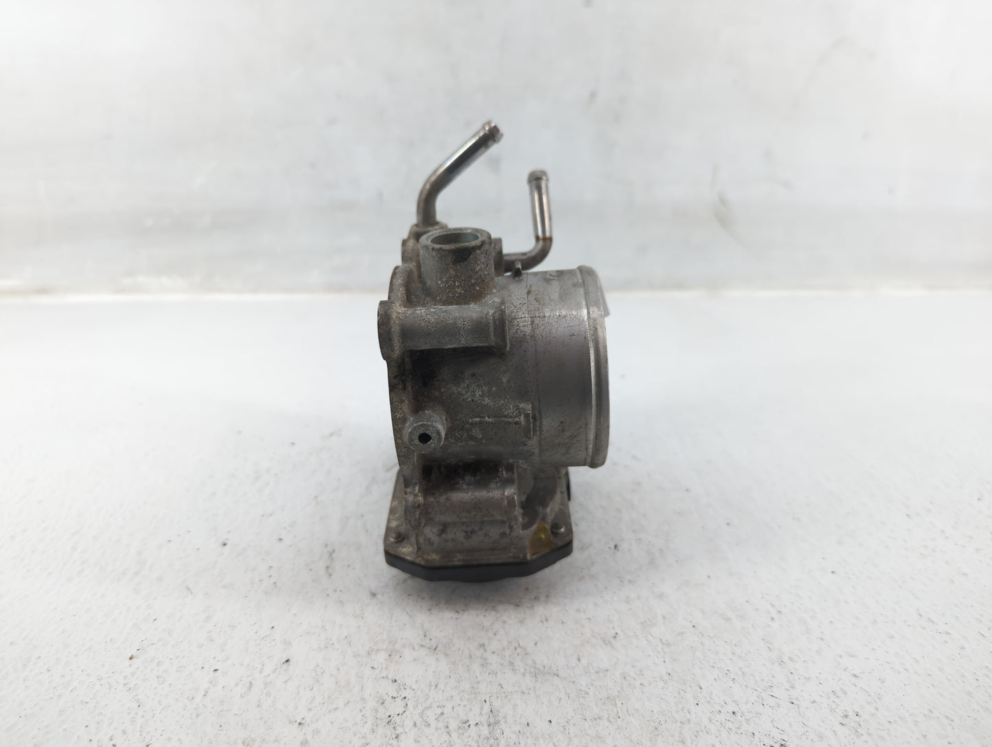 2014-2019 Kia Soul Throttle Body P/N:35100-2E000 Fits Fits 2011 2012 2013 2014 2015 2016 2017 2018 2019 2020 2021 OEM Used A