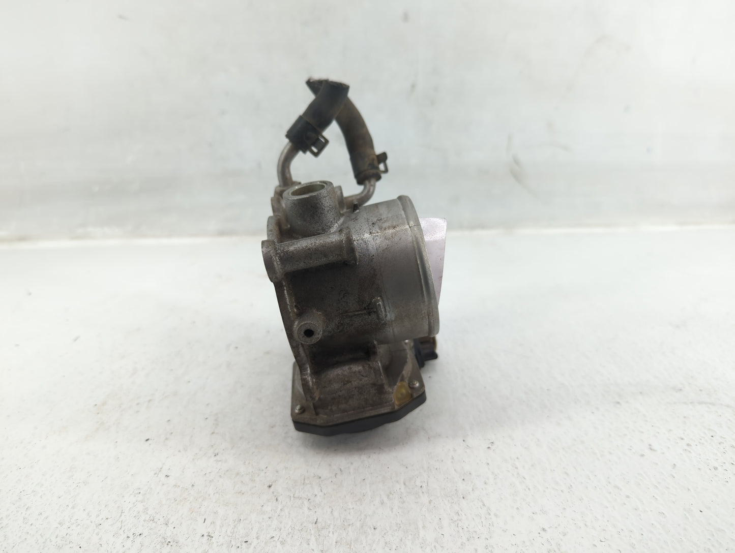 2014-2019 Kia Soul Throttle Body P/N:35100-2E000 Fits Fits 2011 2012 2013 2014 2015 2016 2017 2018 2019 2020 2021 OEM Used A