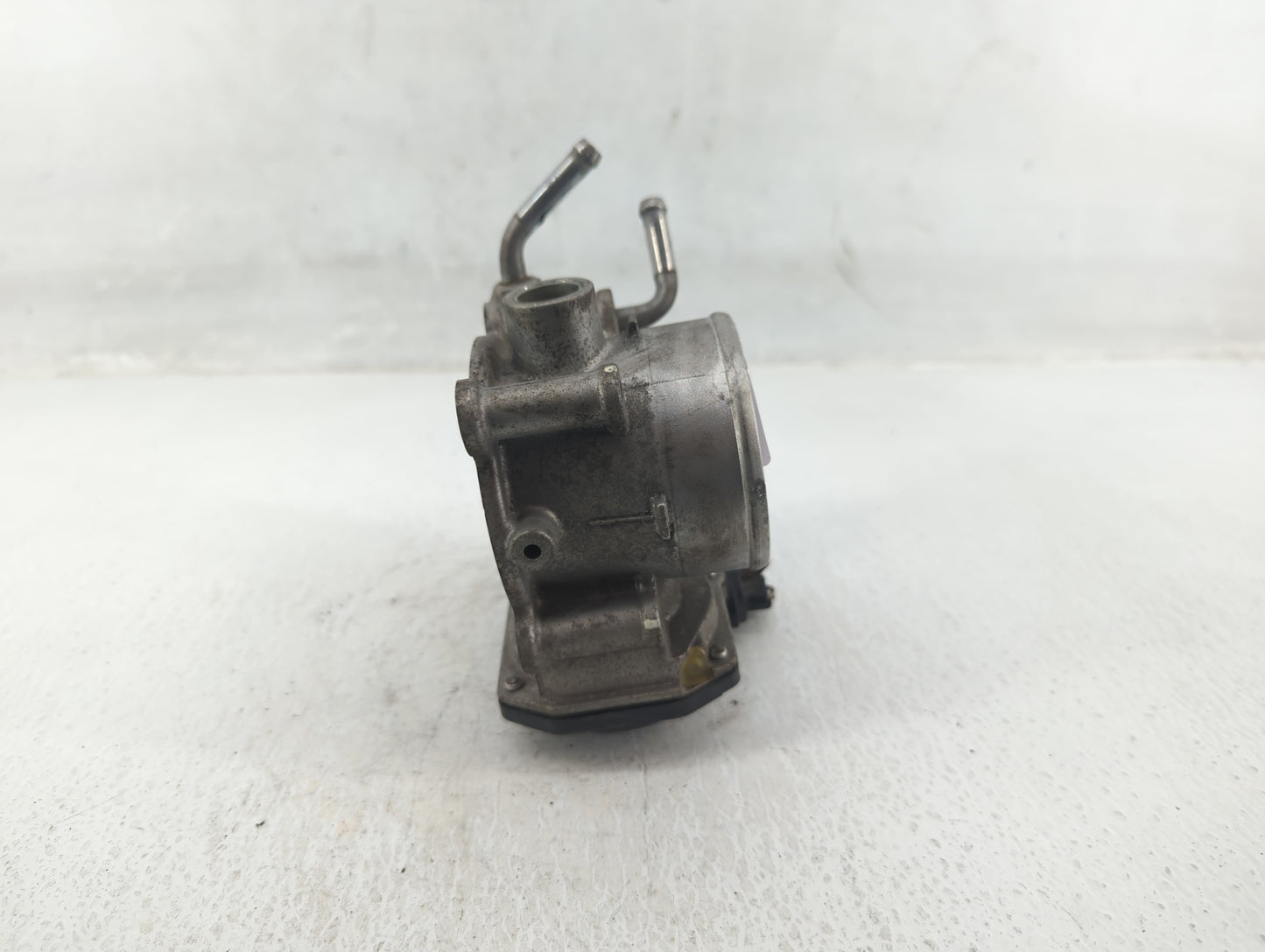 2014-2019 Kia Soul Throttle Body P/N:35100-2E000 Fits Fits 2011 2012 2013 2014 2015 2016 2017 2018 2019 2020 2021 OEM Used A
