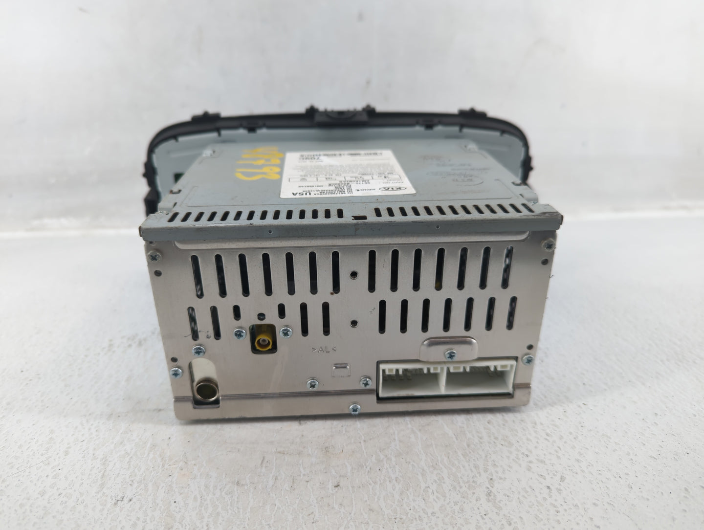 2014-2016 Kia Soul Radio AM FM Cd Player Receiver Replacement P/N:96170-B2090CA Fits Fits 2014 2015 2016 OEM Used Auto Parts