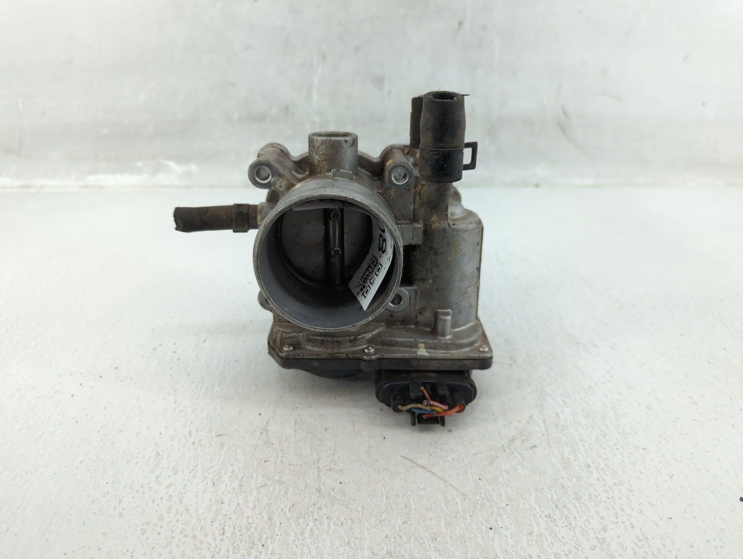 2012-2019 Kia Soul Throttle Body P/N:35100-2B300 Fits Fits 2012 2013 2014 2015 2016 2017 2018 2019 OEM Used Auto Parts - Oem