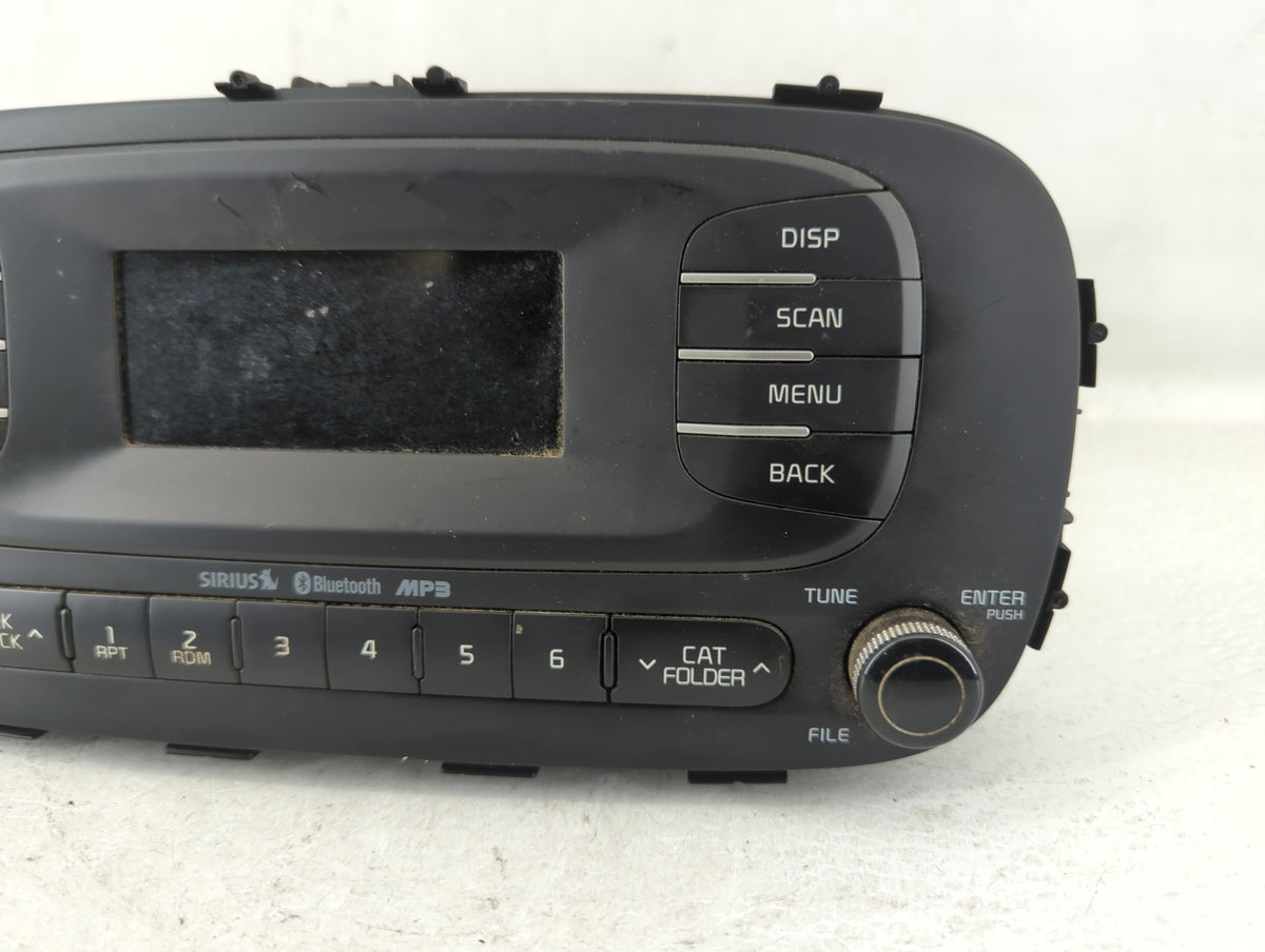 2014-2016 Kia Soul Am Fm Cd Player Radio Receiver 582037 - Oemusedautoparts1.com