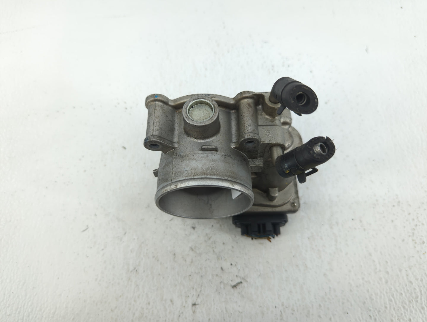 2014-2019 Kia Soul Throttle Body P/N:35100-2E000 Fits Fits 2011 2012 2013 2014 2015 2016 2017 2018 2019 2020 2021 OEM Used A