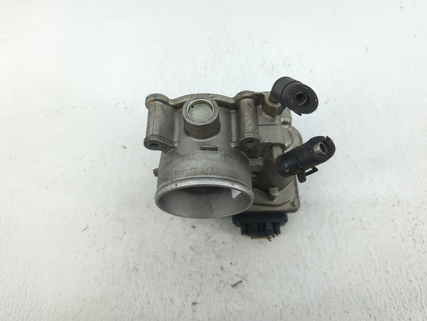 2014-2019 Kia Soul Throttle Body P/N:35100-2E000 Fits Fits 2011 2012 2013 2014 2015 2016 2017 2018 2019 2020 2021 OEM Used A