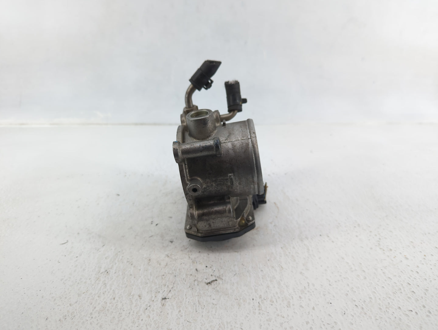 2014-2019 Kia Soul Throttle Body P/N:35100-2E000 Fits Fits 2011 2012 2013 2014 2015 2016 2017 2018 2019 2020 2021 OEM Used A