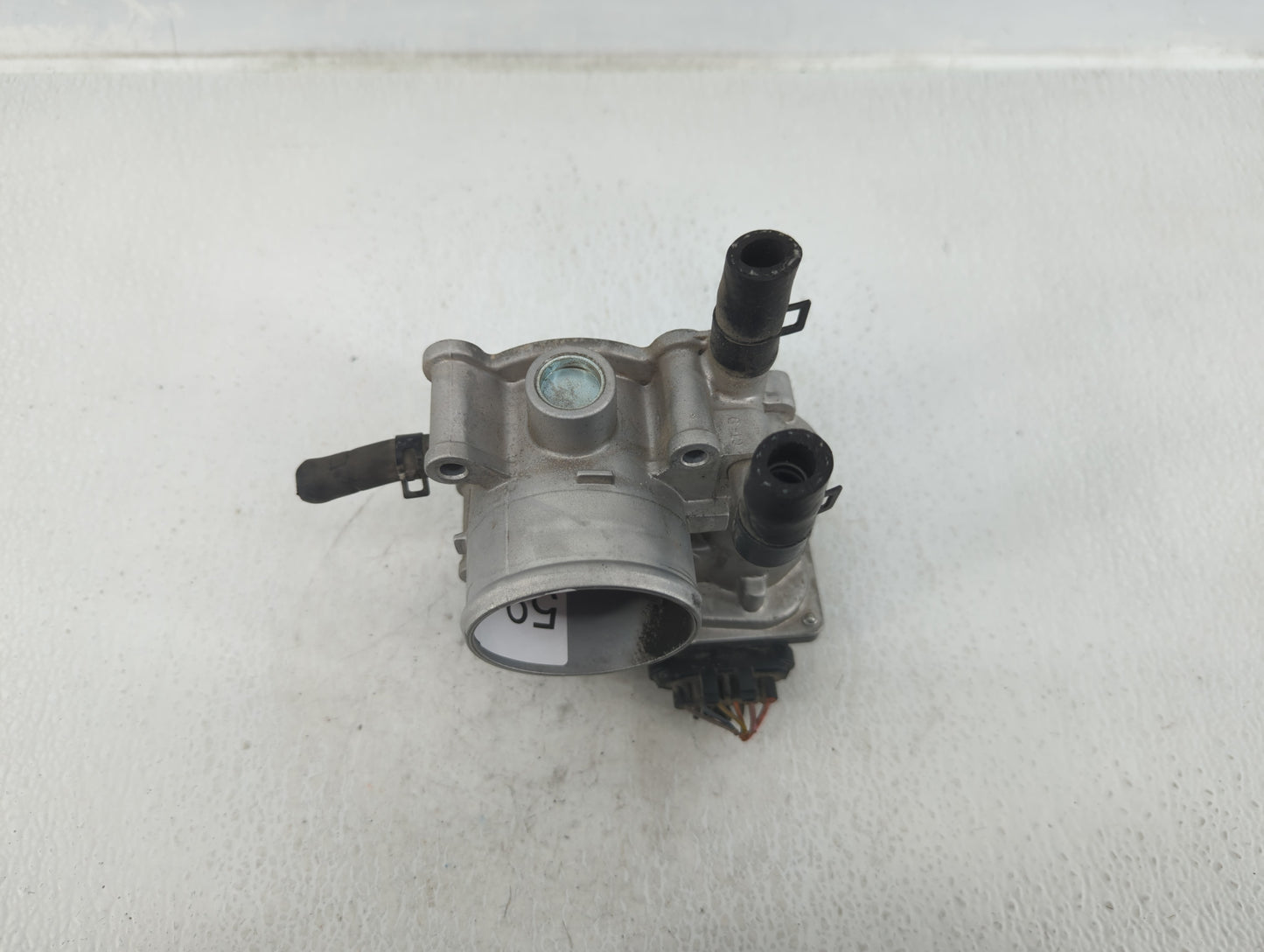 2012-2019 Kia Soul Throttle Body P/N:35100-2B300 Fits Fits 2012 2013 2014 2015 2016 2017 2018 2019 OEM Used Auto Parts - Oem