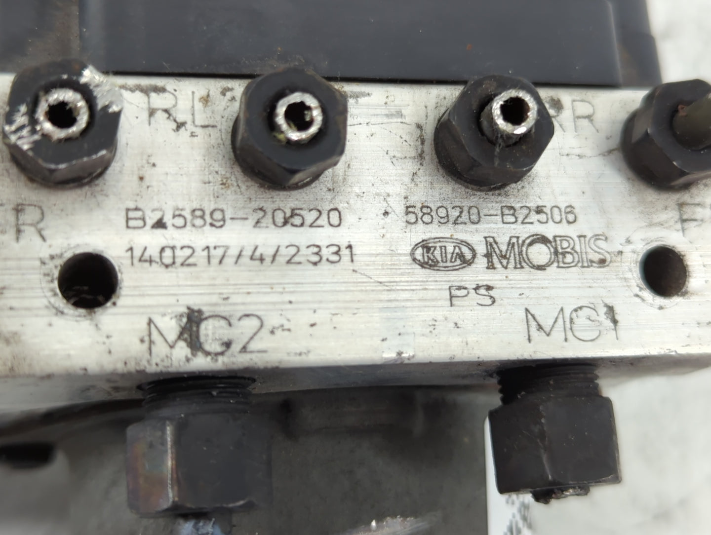 2014-2015 Kia Soul ABS Pump Control Module Replacement P/N:58020-B2560 B2589-20520 Fits Fits 2014 2015 OEM Used Auto Parts -