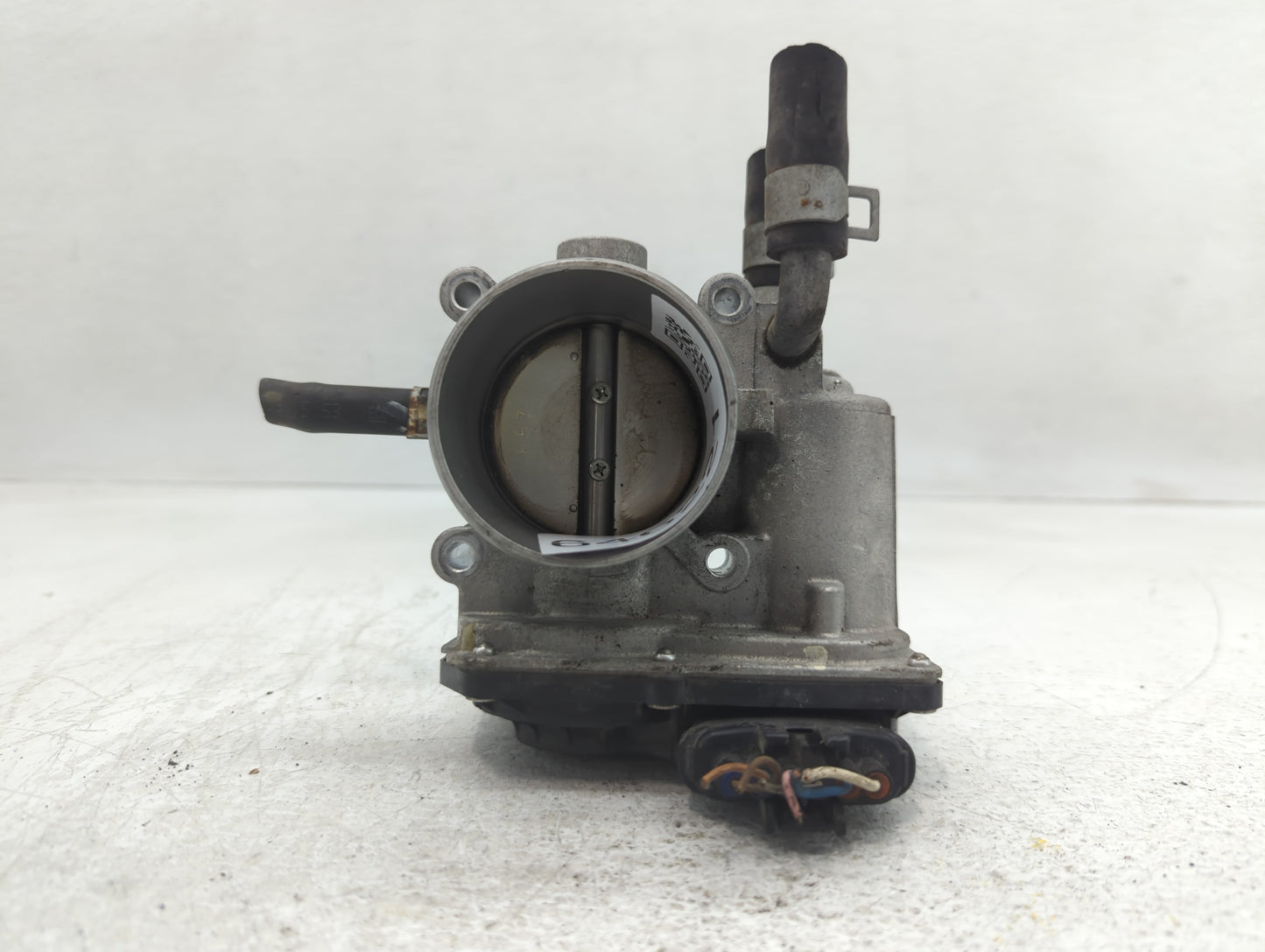2012-2019 Kia Soul Throttle Body P/N:35100-2B300 Fits Fits 2012 2013 2014 2015 2016 2017 2018 2019 OEM Used Auto Parts - Oem