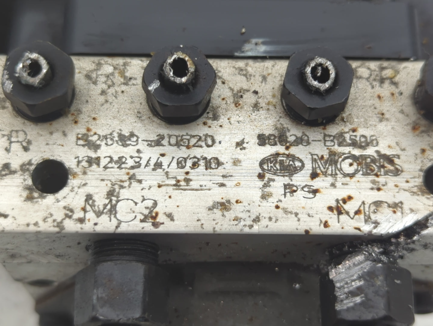 2014-2015 Kia Soul ABS Pump Control Module Replacement P/N:58020-B2580 B2589-20520 Fits Fits 2014 2015 OEM Used Auto Parts -
