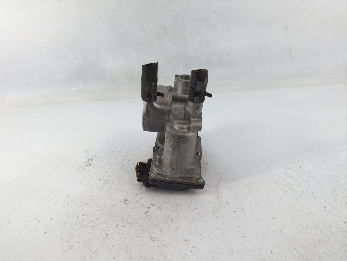 2014-2019 Kia Soul Throttle Body P/N:35100-2B300 Fits Fits 2011 2012 2013 2014 2015 2016 2017 2018 2019 2020 2021 OEM Used A