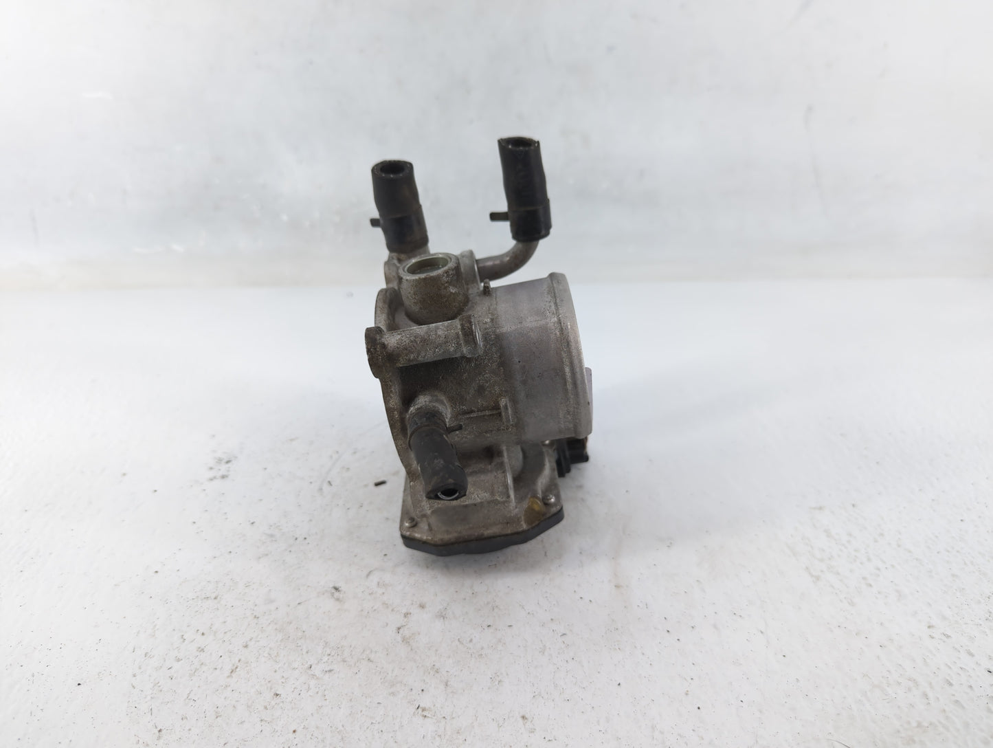 2014-2019 Kia Soul Throttle Body P/N:35100-2B300 Fits Fits 2011 2012 2013 2014 2015 2016 2017 2018 2019 2020 2021 OEM Used A