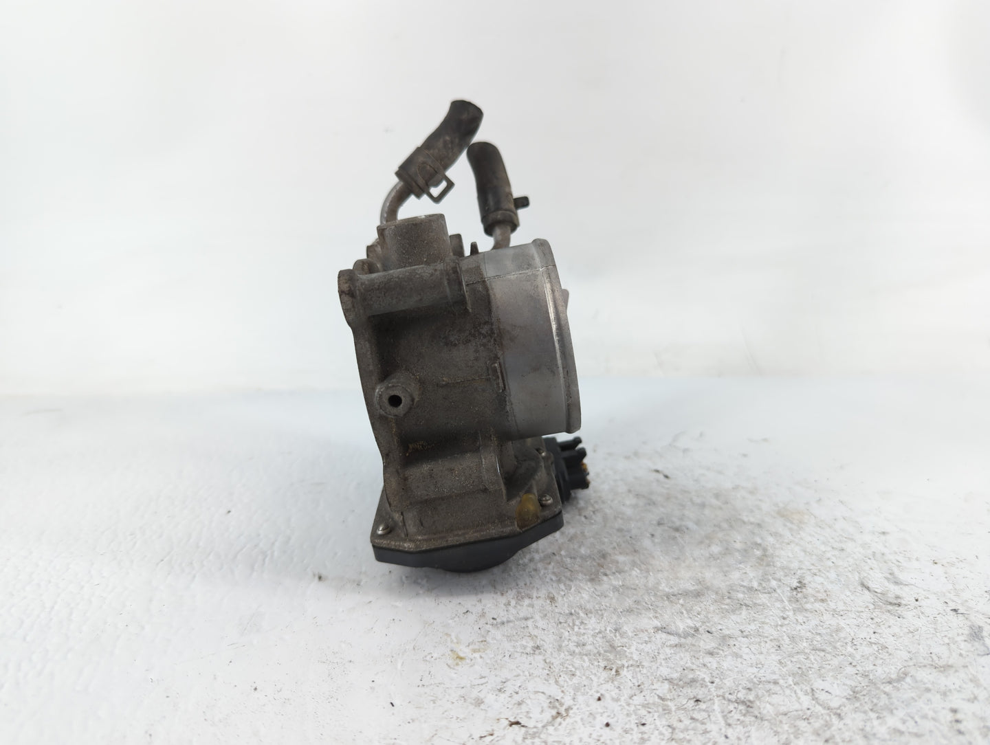 2014-2019 Kia Soul Throttle Body P/N:35100-2E000 Fits Fits 2011 2012 2013 2014 2015 2016 2017 2018 2019 2020 2021 OEM Used A