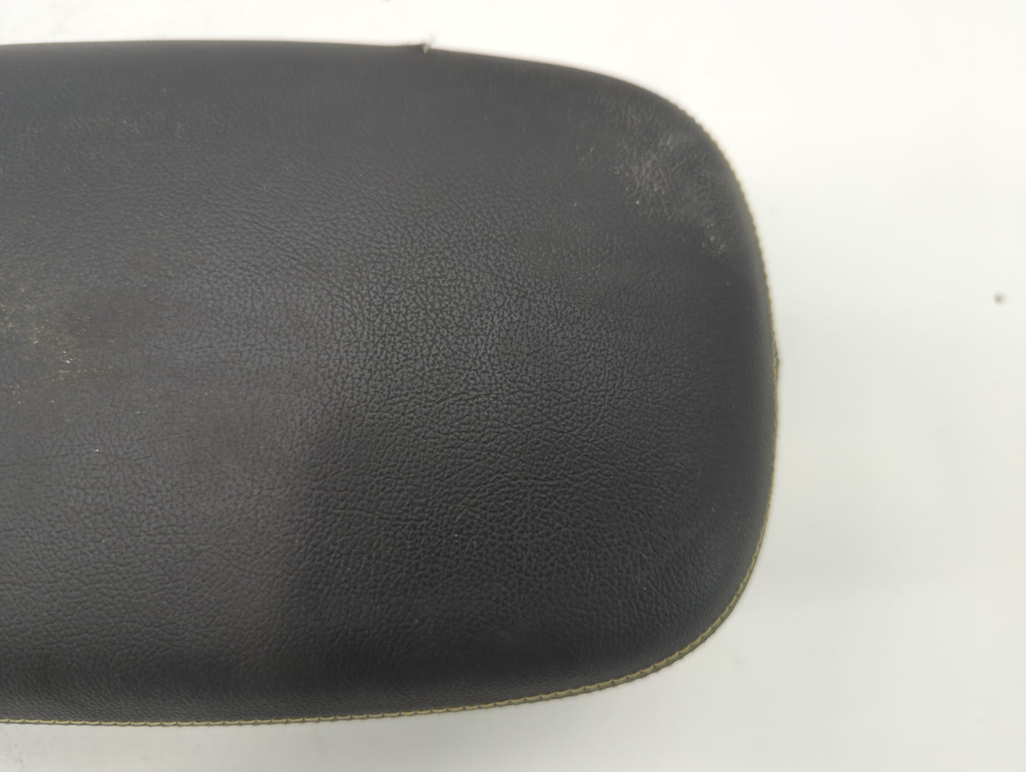 2014-2019 Kia Soul Center Console Armrest Cover Lid - Oemusedautoparts1.com