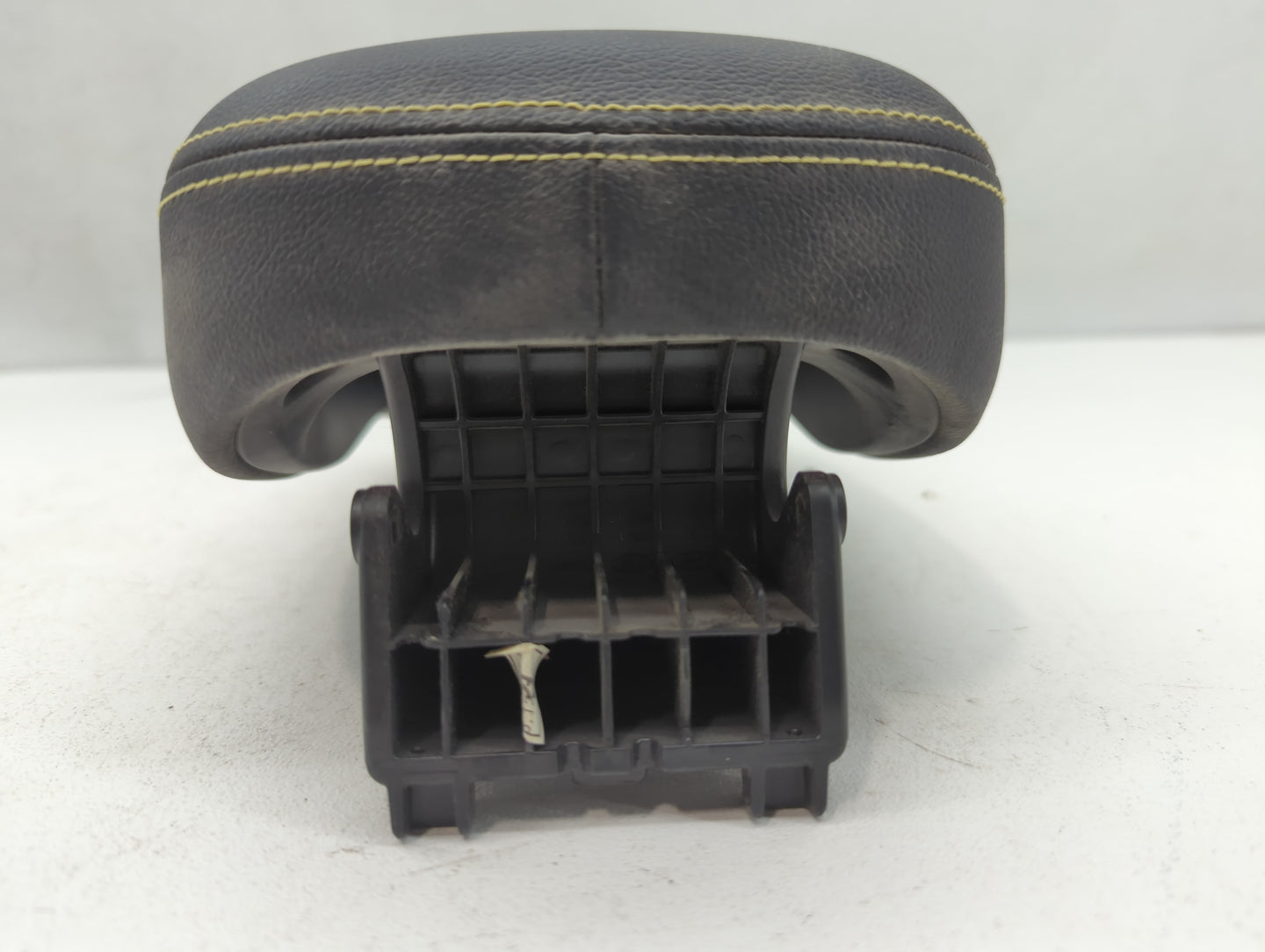 2014-2019 Kia Soul Center Console Armrest Cover Lid - Oemusedautoparts1.com