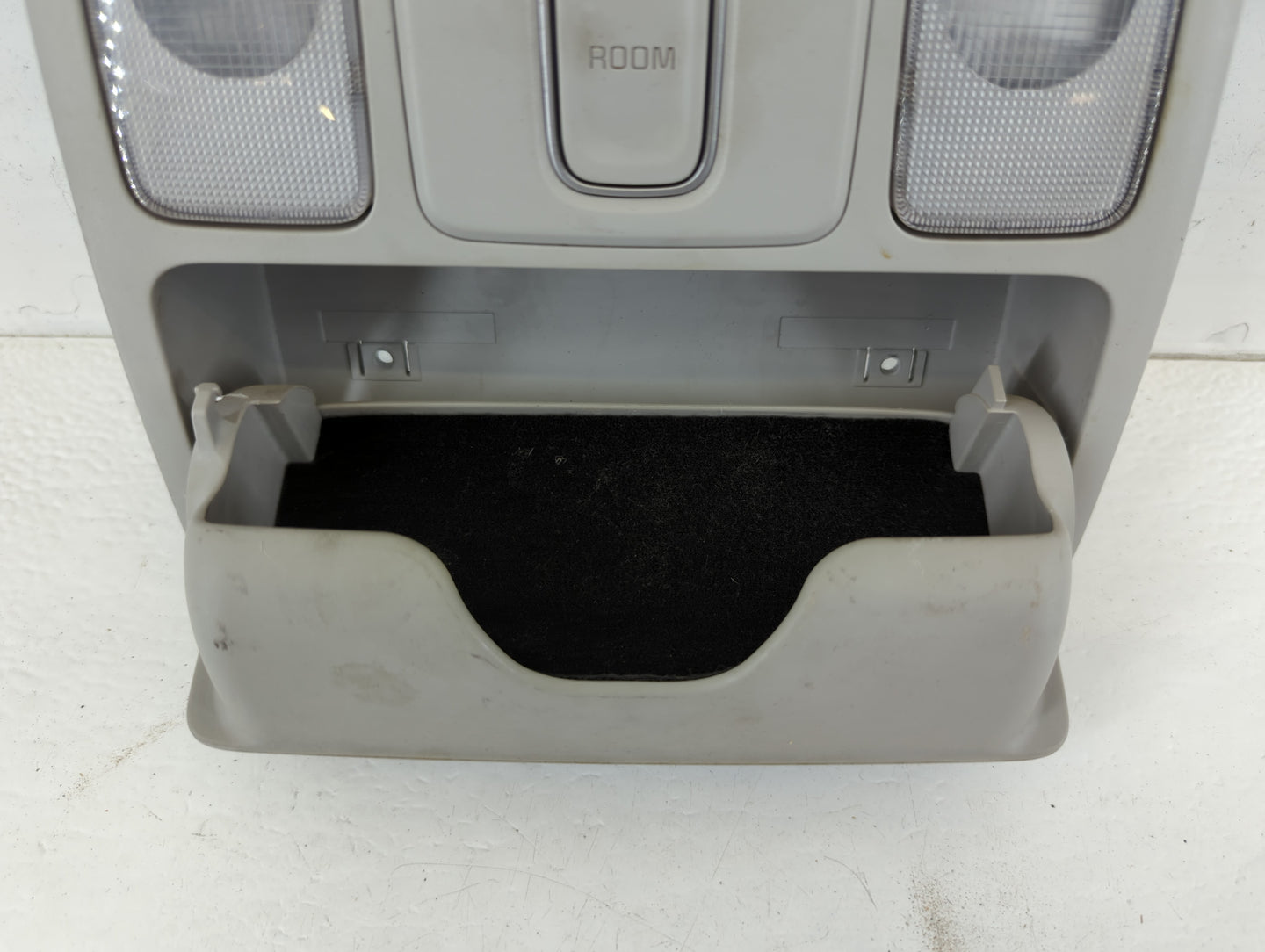 2014-2019 Kia Soul Overhead Roof Console 663467 - Oemusedautoparts1.com
