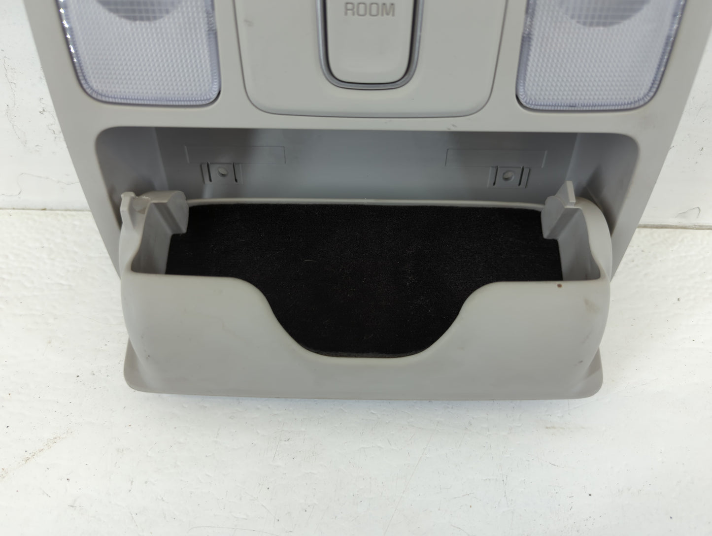 2014-2019 Kia Soul Overhead Roof Console 663497 - Oemusedautoparts1.com