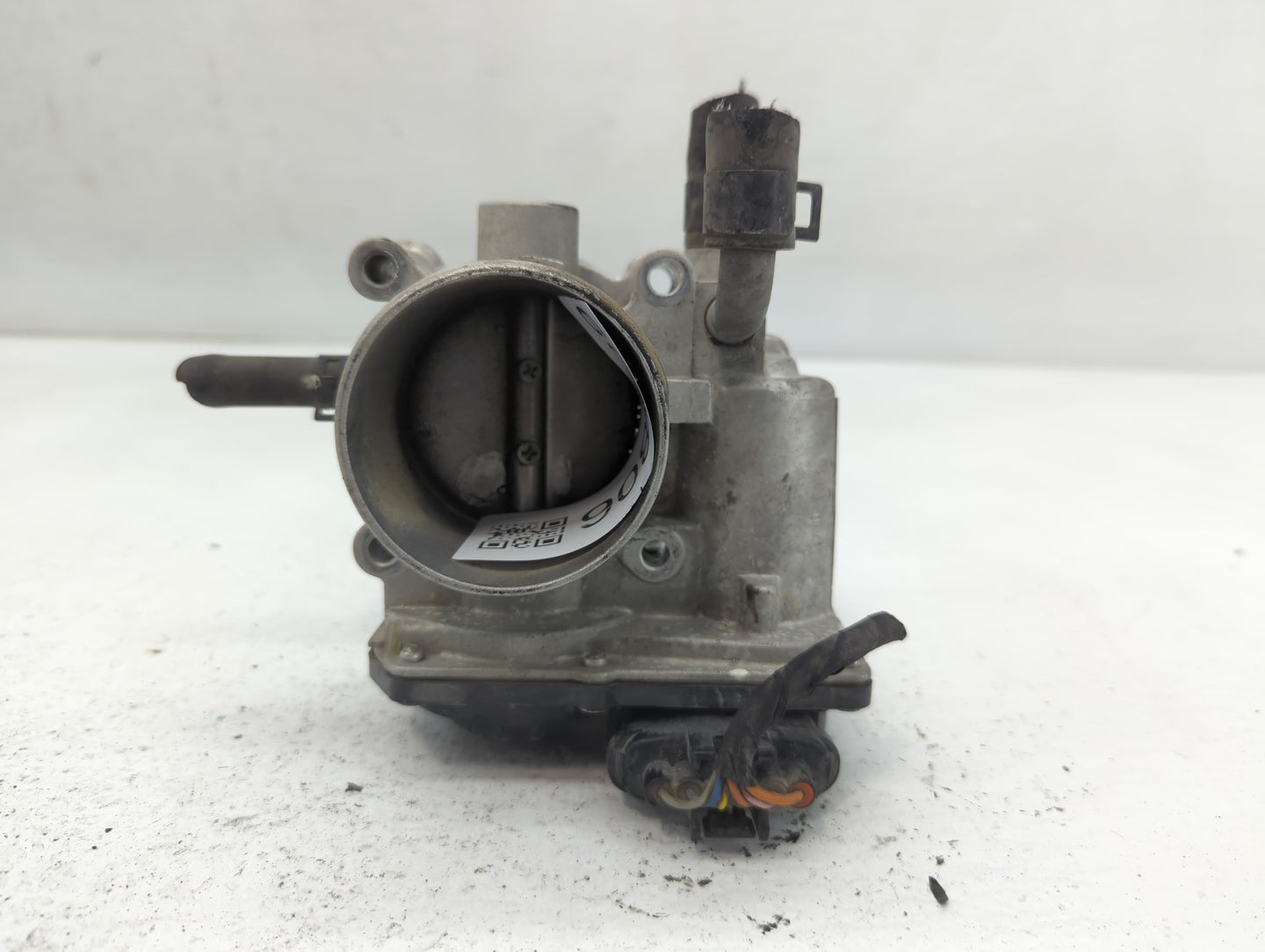 2012-2019 Kia Soul Throttle Body P/N:35100-2B300 Fits Fits 2012 2013 2014 2015 2016 2017 2018 2019 OEM Used Auto Parts - Oem