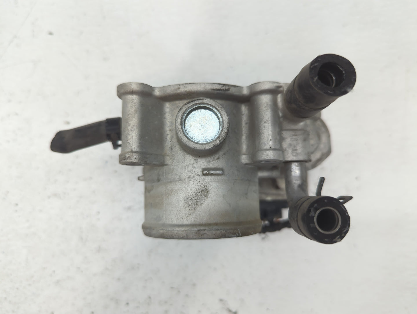 2012-2019 Kia Soul Throttle Body P/N:35100-2B300 Fits Fits 2012 2013 2014 2015 2016 2017 2018 2019 OEM Used Auto Parts - Oem