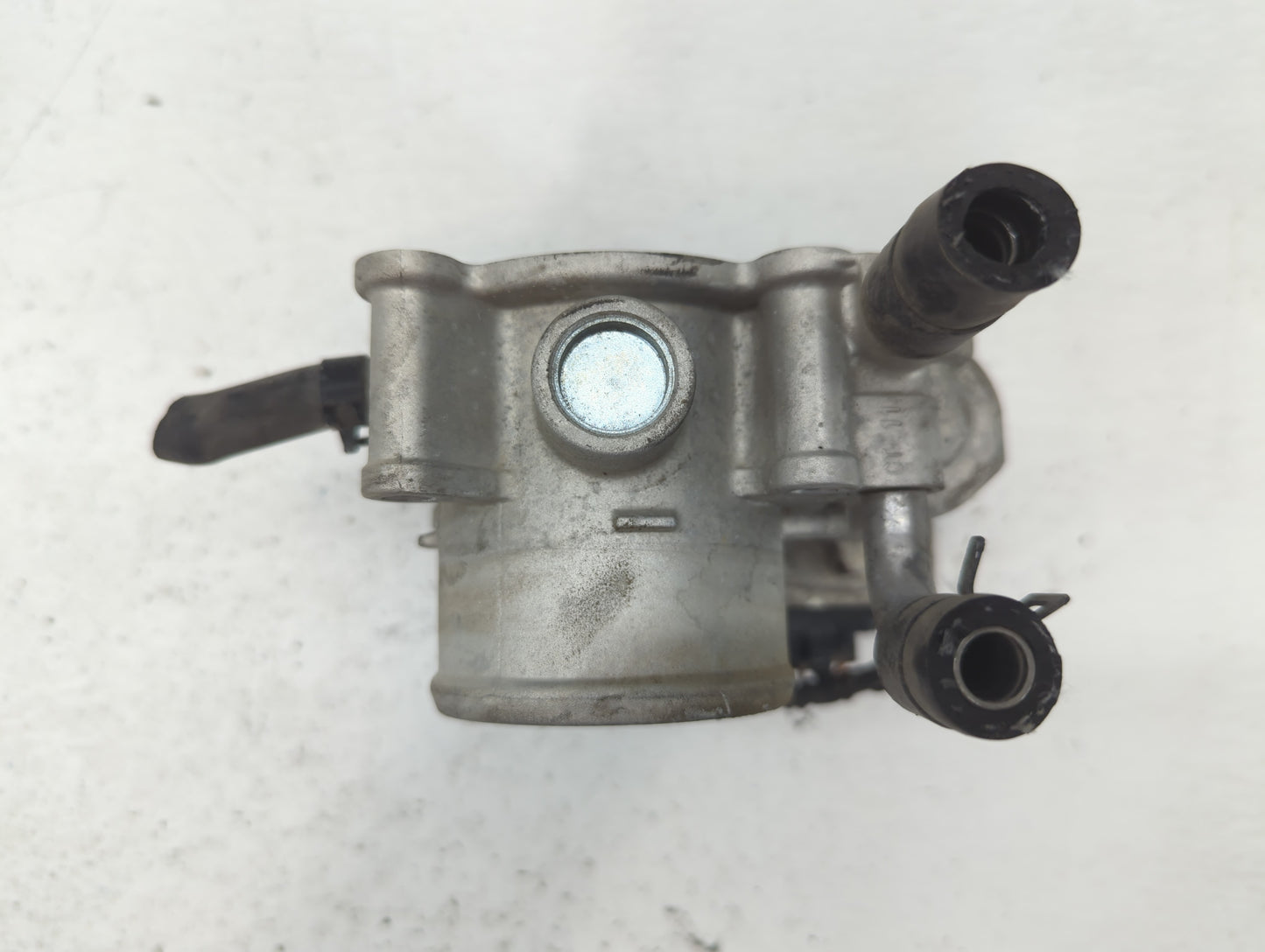 2012-2019 Kia Soul Throttle Body P/N:35100-2B300 Fits Fits 2012 2013 2014 2015 2016 2017 2018 2019 OEM Used Auto Parts - Oem