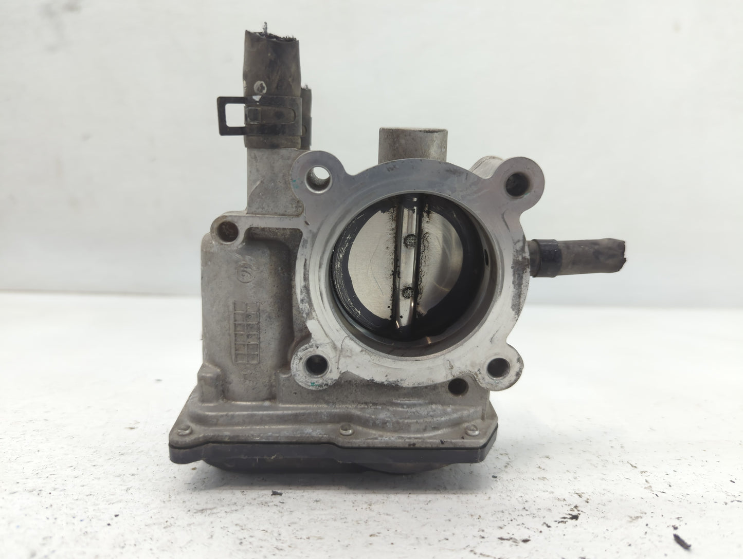 2012-2019 Kia Soul Throttle Body P/N:35100-2B300 Fits Fits 2012 2013 2014 2015 2016 2017 2018 2019 OEM Used Auto Parts - Oem