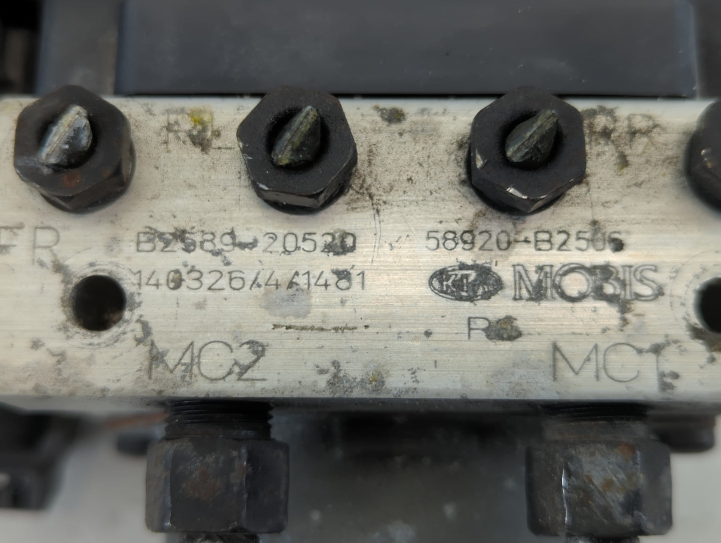 2014-2015 Kia Soul ABS Pump Control Module Replacement P/N:B2589-20520 58920-B2506 Fits Fits 2014 2015 OEM Used Auto Parts -