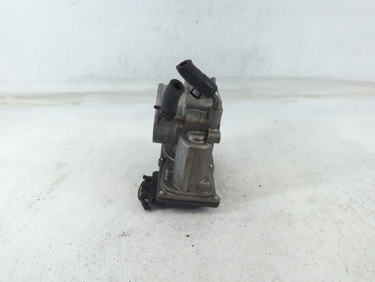 2014-2019 Kia Soul Throttle Body P/N:35100-2E000 Fits Fits 2011 2012 2013 2014 2015 2016 2017 2018 2019 2020 2021 OEM Used A