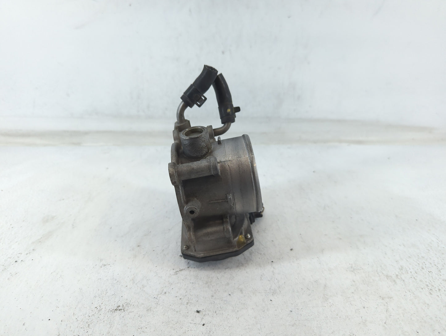 2014-2019 Kia Soul Throttle Body P/N:35100-2E000 Fits Fits 2011 2012 2013 2014 2015 2016 2017 2018 2019 2020 2021 OEM Used A