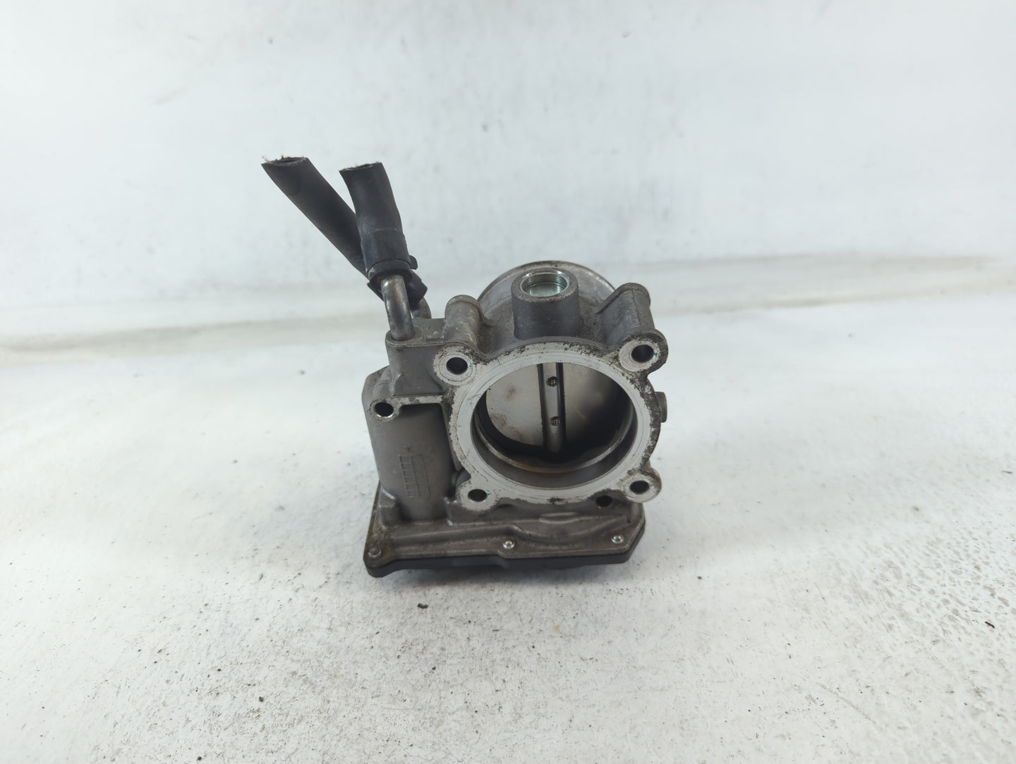 2014-2019 Kia Soul Throttle Body P/N:35100-2E000 Fits Fits 2011 2012 2013 2014 2015 2016 2017 2018 2019 2020 2021 OEM Used A