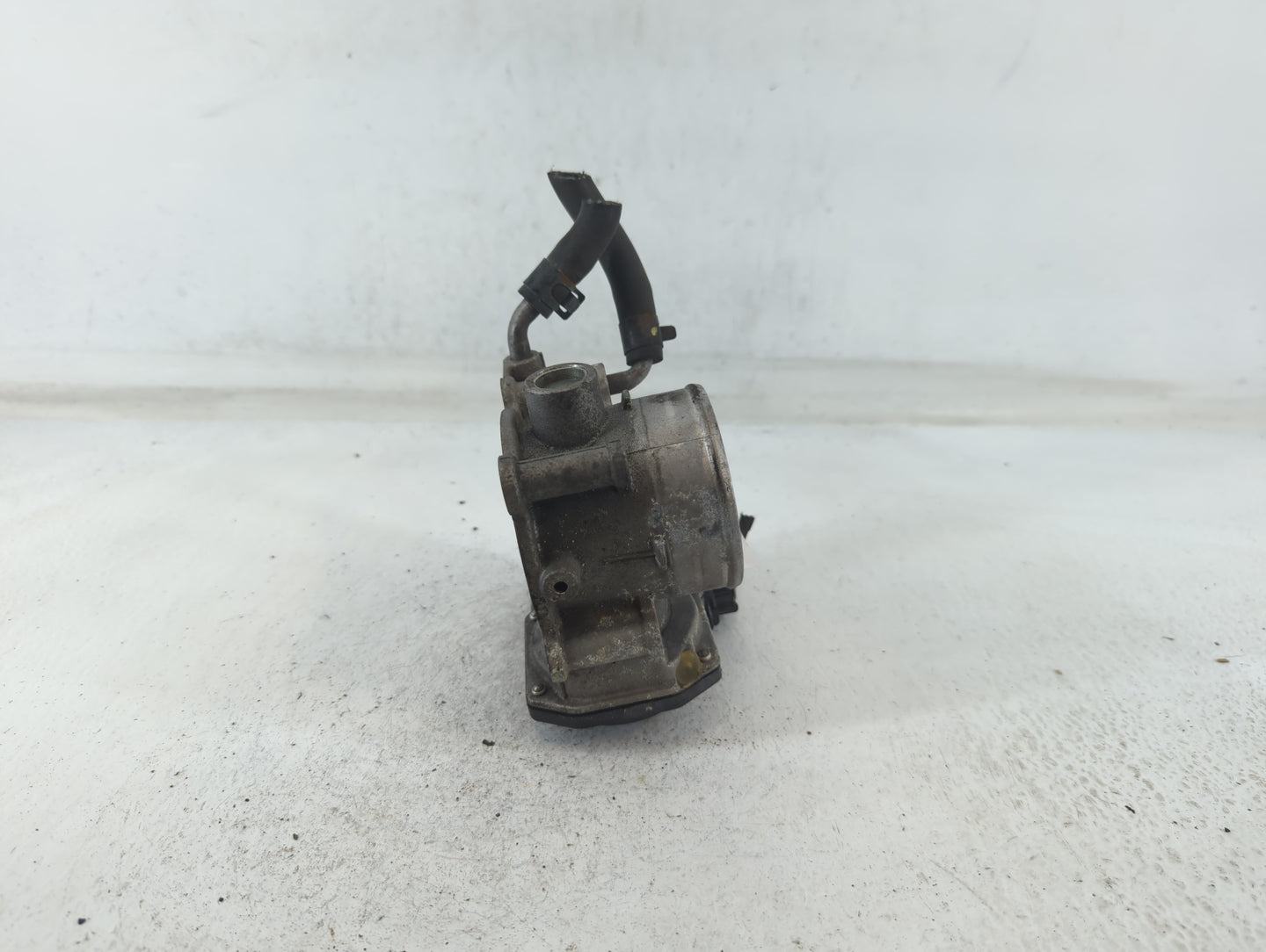 2014-2019 Kia Soul Throttle Body P/N:35100-2E000 Fits Fits 2011 2012 2013 2014 2015 2016 2017 2018 2019 2020 2021 OEM Used A