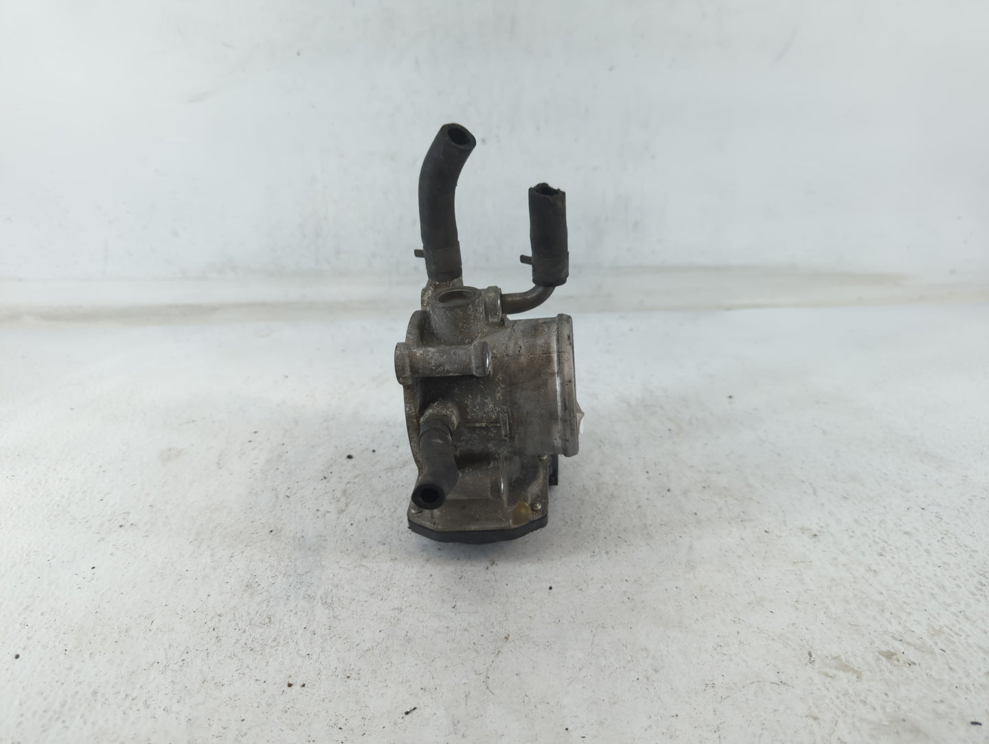 2012-2019 Kia Soul Throttle Body P/N:5302 11Q20 35100-2B300 Fits Fits 2012 2013 2014 2015 2016 2017 2018 2019 OEM Used Auto 