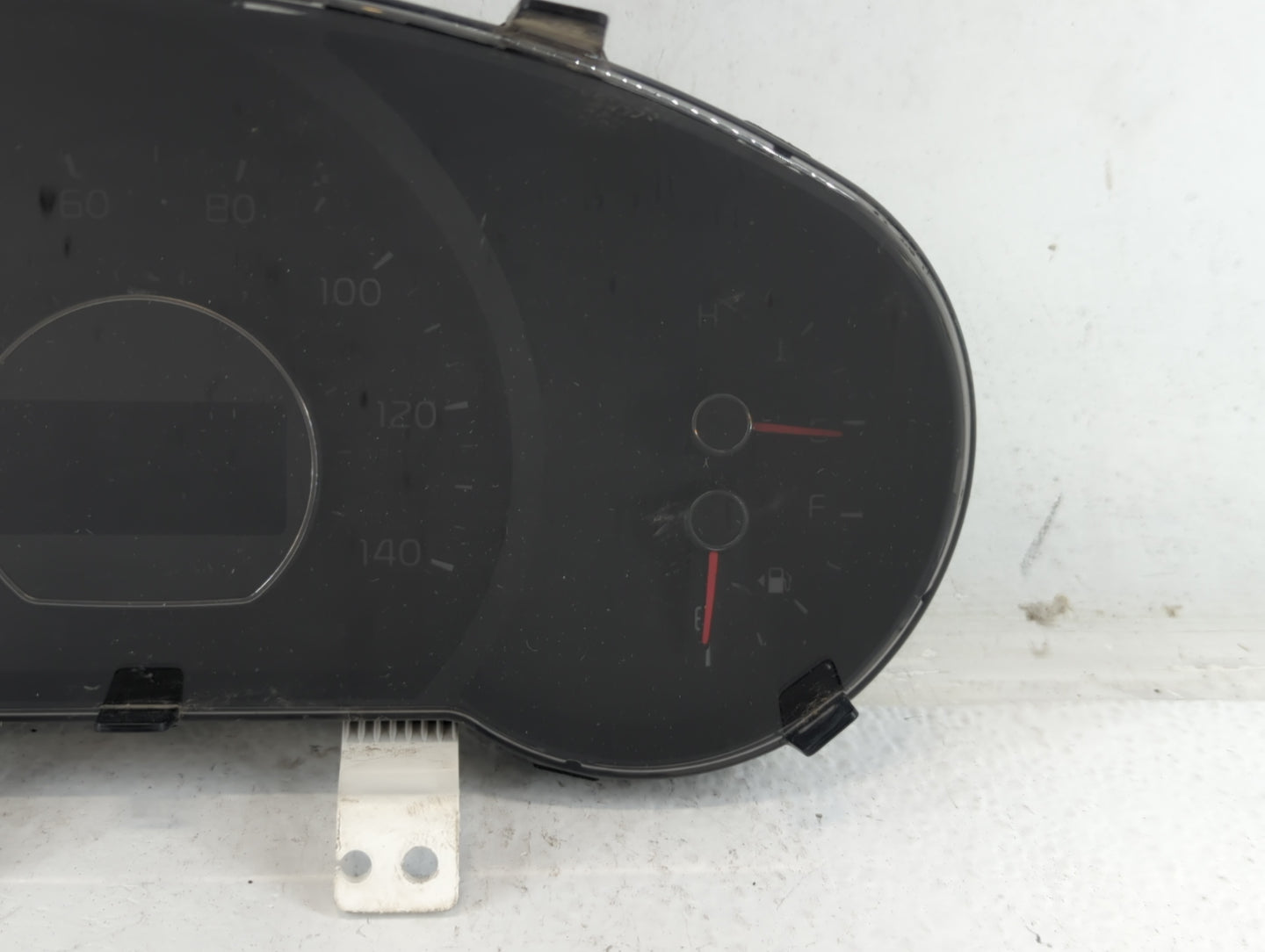 2014-2015 Kia Soul Instrument Cluster Speedometer Gauges P/N:94006-B2540 Fits Fits 2014 2015 OEM Used Auto Parts - Oemusedau