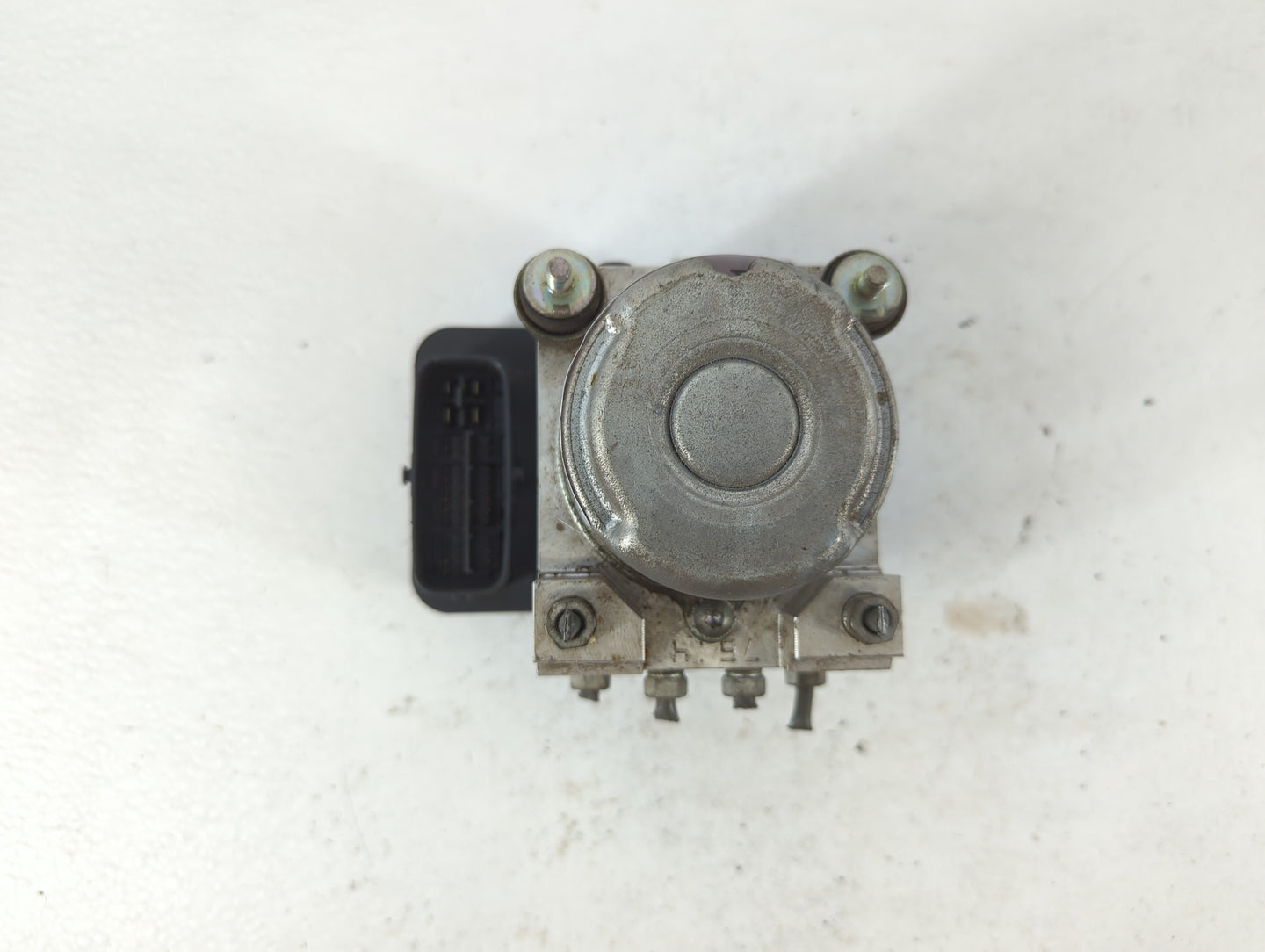 2014-2015 Kia Soul ABS Pump Control Module Replacement P/N:89541-04030 44510-04060 Fits Fits 2014 2015 OEM Used Auto Parts -