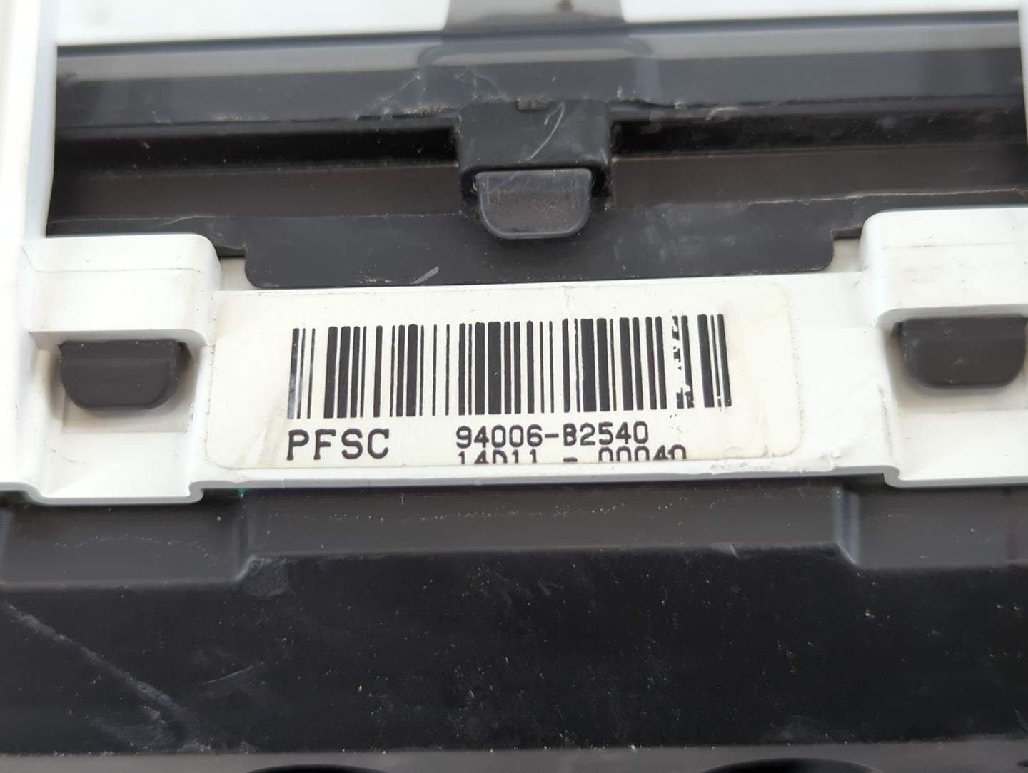 2014-2015 Kia Soul Instrument Cluster Speedometer Gauges P/N:94006-B2540 Fits Fits 2014 2015 OEM Used Auto Parts - Oemusedau
