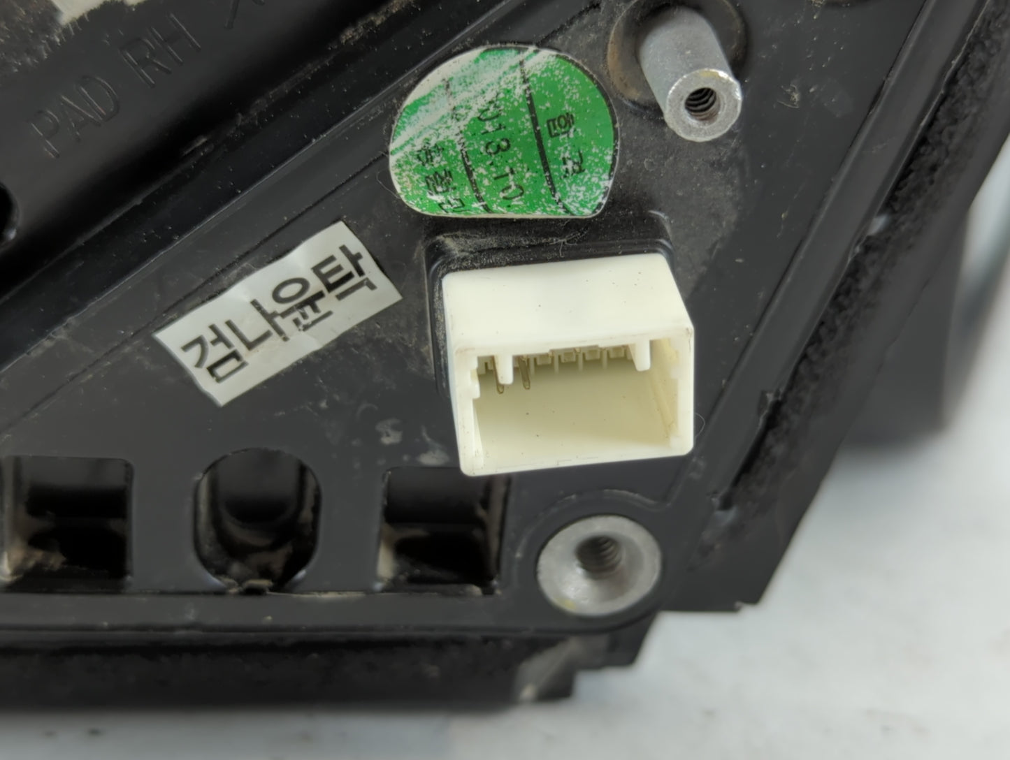 2014-2019 Kia Soul Driver Left Side View Manual Door Mirror - Oemusedautoparts1.com