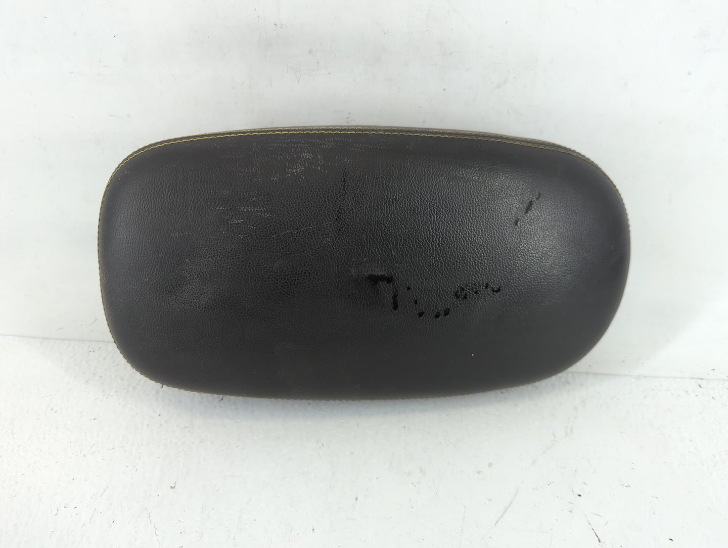 2014-2019 Kia Soul Center Console Armrest Cover Lid Fits Fits 2014 2015 2016 2017 2018 2019 OEM Used Auto Parts - Oemusedaut