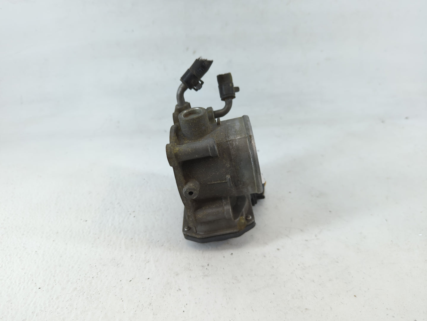 2014-2019 Kia Soul Throttle Body P/N:35100-2E000 Fits Fits 2011 2012 2013 2014 2015 2016 2017 2018 2019 2020 2021 OEM Used A